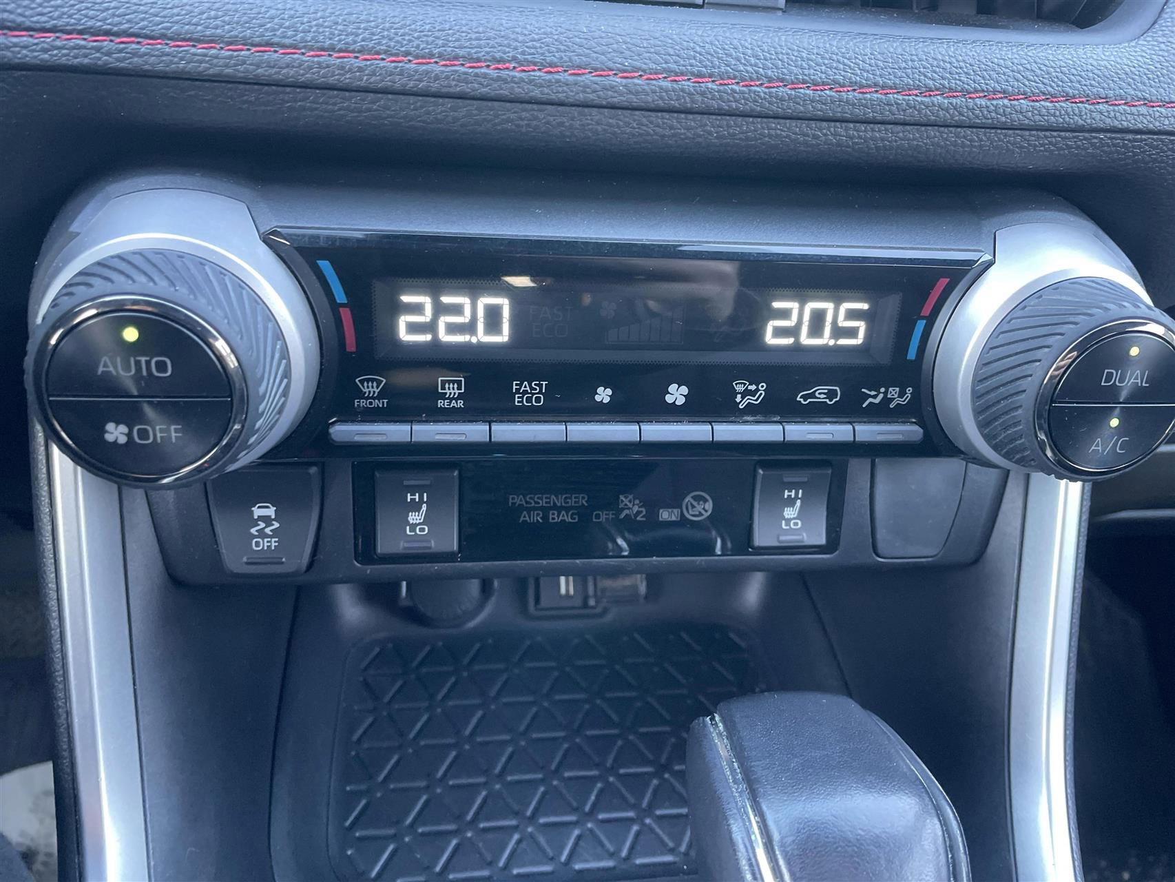 Billede af Toyota RAV4 Plug-in 2,5 Plugin-hybrid Active Business AWD 306HK 5d 6g Aut.