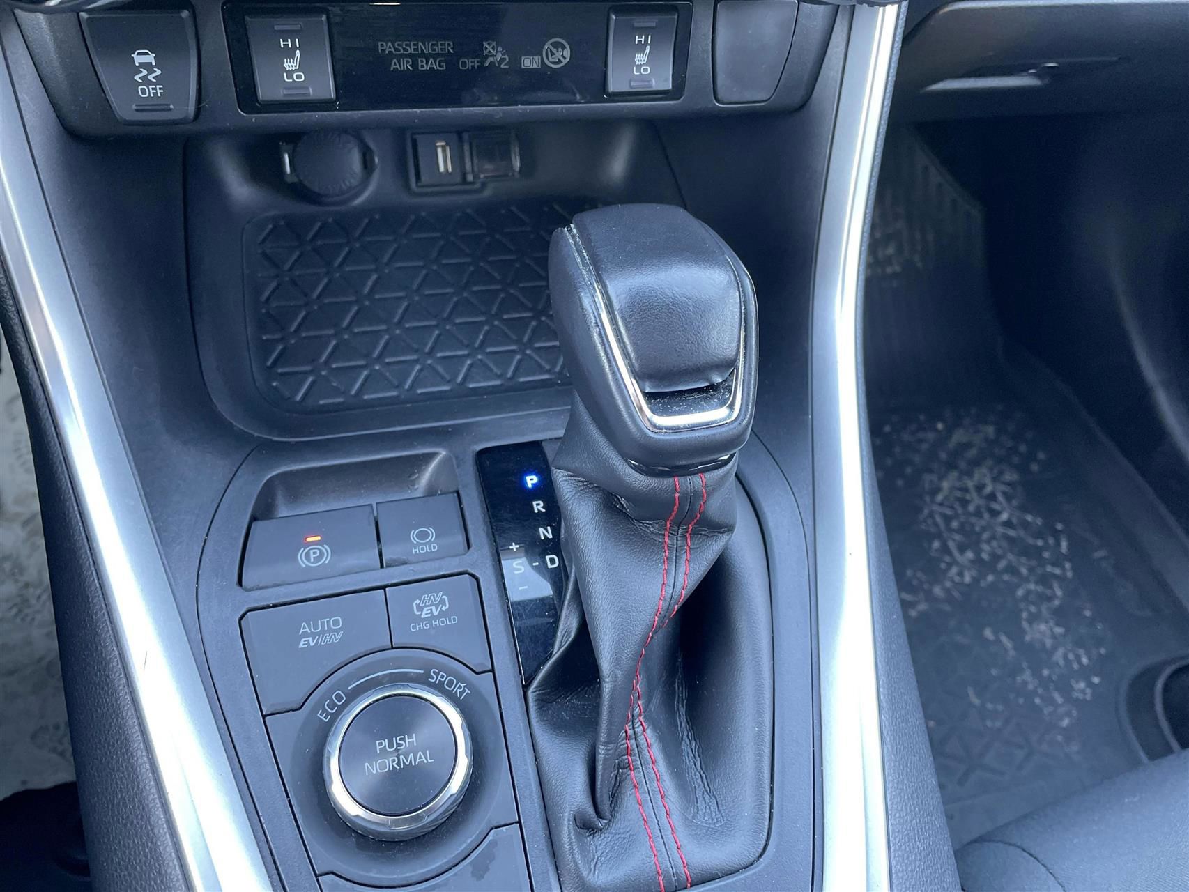 Billede af Toyota RAV4 Plug-in 2,5 Plugin-hybrid Active Business AWD 306HK 5d 6g Aut.