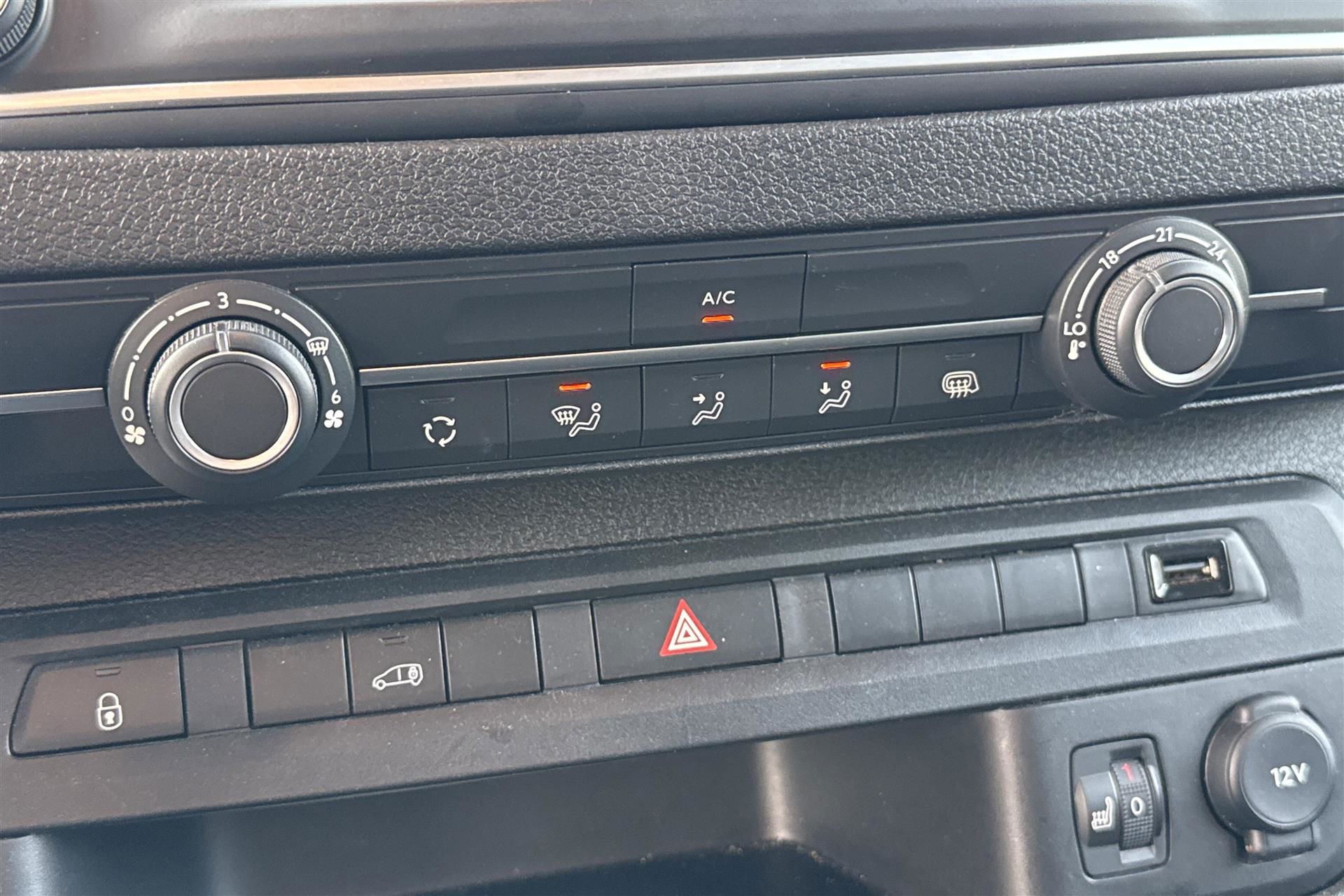 Billede af Citroën Jumpy L2 2,0 Blue HDi Baseline EAT8 145HK Van 8g Aut.