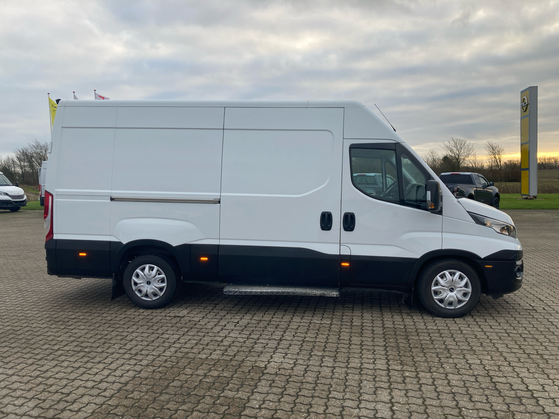 Billede af Iveco Daily 35S17 12m3 3,0 D 170HK Van 6g