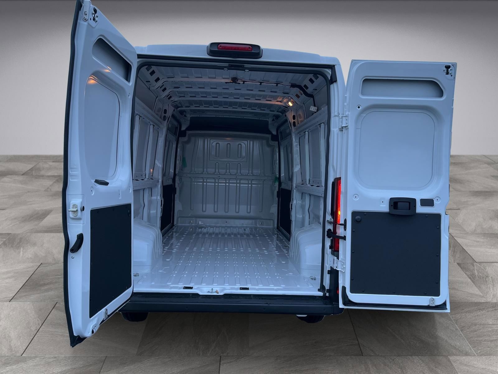 Billede af Fiat Ducato 35M L3H2 2,2 Multijet Pro 140HK Van 8g Aut.