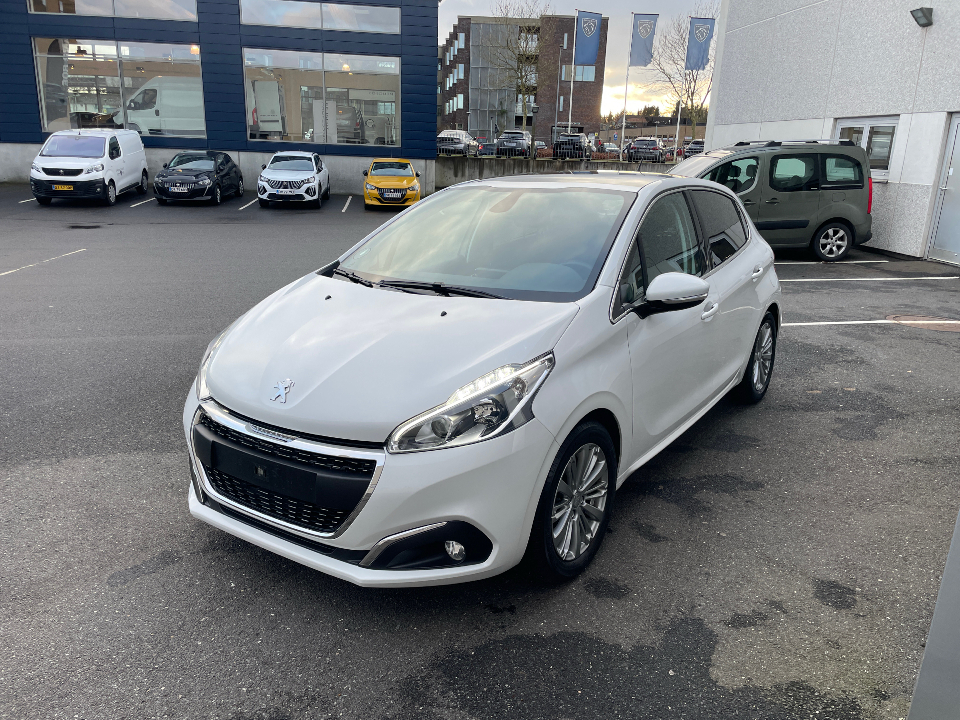 Billede af Peugeot 208 1,2 PureTech Prestige 82HK 5d