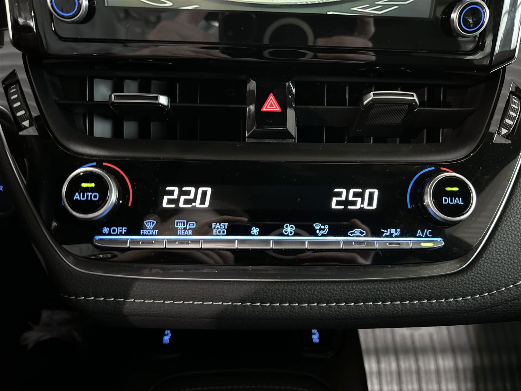 Billede af Toyota Corolla Touring Sports 1,8 Hybrid Active Smart E-CVT 122HK Stc Trinl. Gear