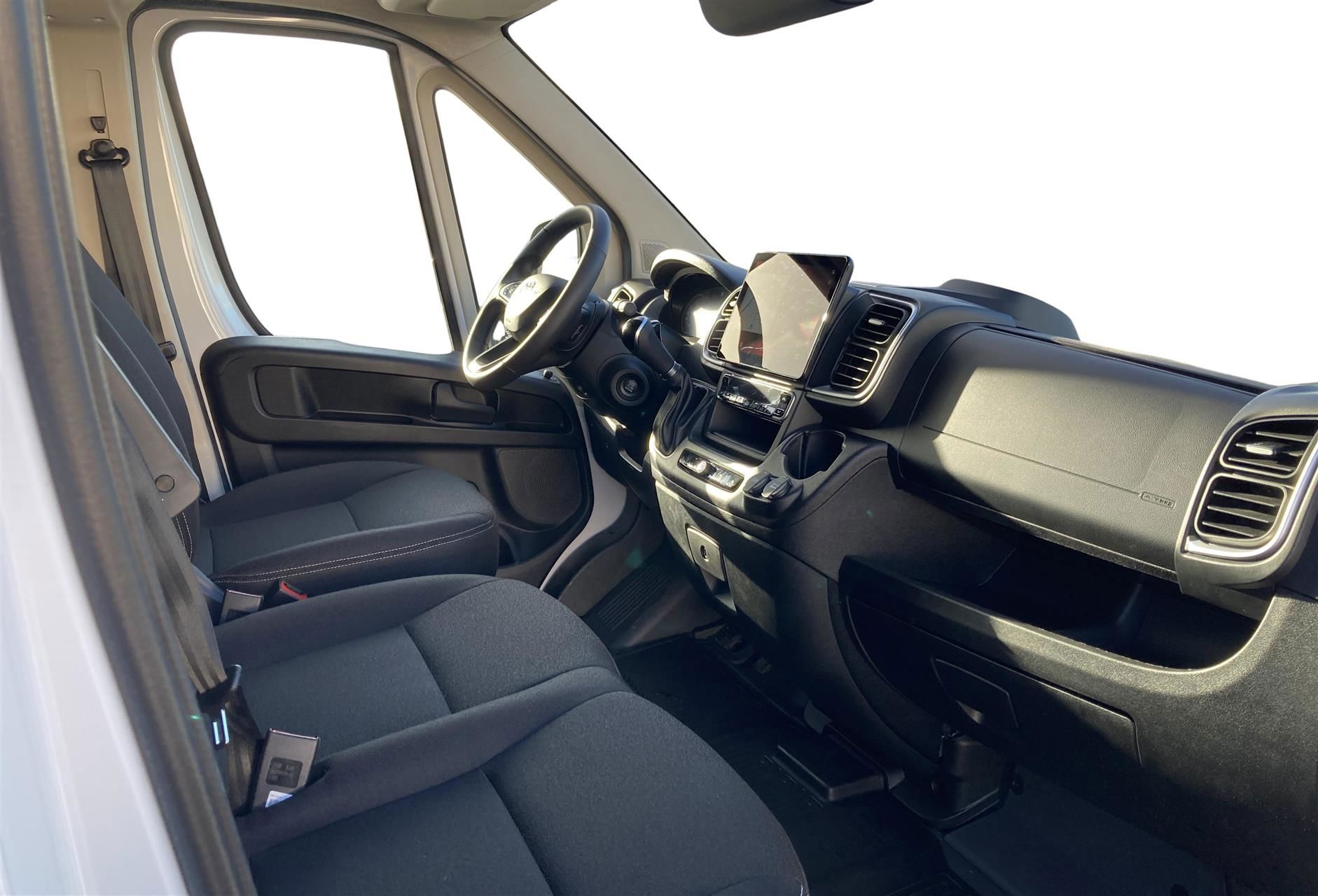 Billede af Toyota Proace Max Long 2,2 D Comfort Master To skydedør m. højt tag Heavy 180HK Van 8g Aut.