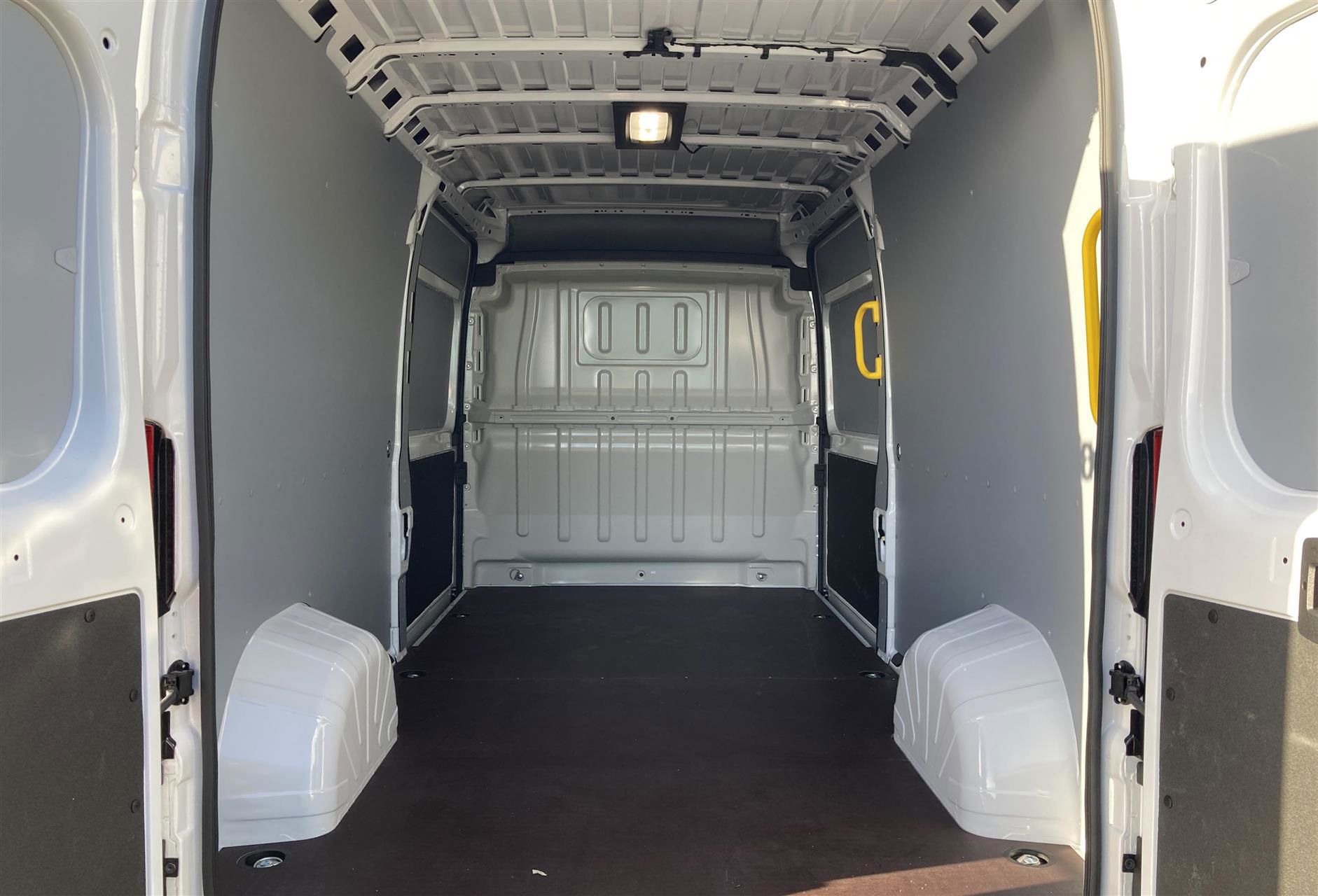 Billede af Toyota Proace Max Long 2,2 D Comfort Master To skydedør m. højt tag Heavy 180HK Van 8g Aut.