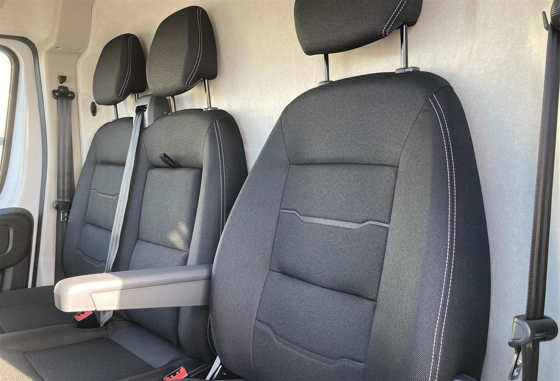 Billede af Toyota Proace Max Long 2,2 D Comfort Master To skydedør m. højt tag Heavy 180HK Van 8g Aut.