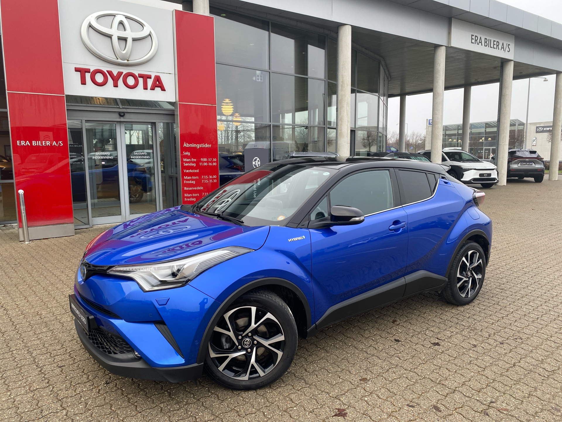 Billede af Toyota C-HR 1,8 Hybrid C-LUB Premium Selected Bi-tone Multidrive S 122HK 5d Aut.