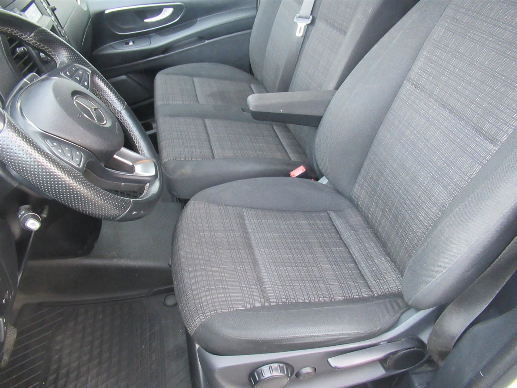 Billede af Mercedes-Benz Vito 114 A2 2,1 CDI RWD 7G-Tronic 136HK Van Aut.