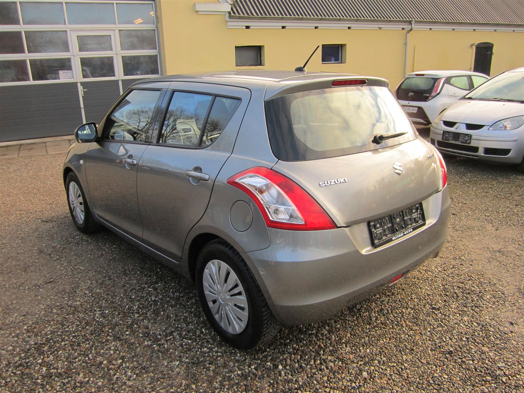 Billede af Suzuki Swift 1,2 Dualjet 16V Club 90HK 5d