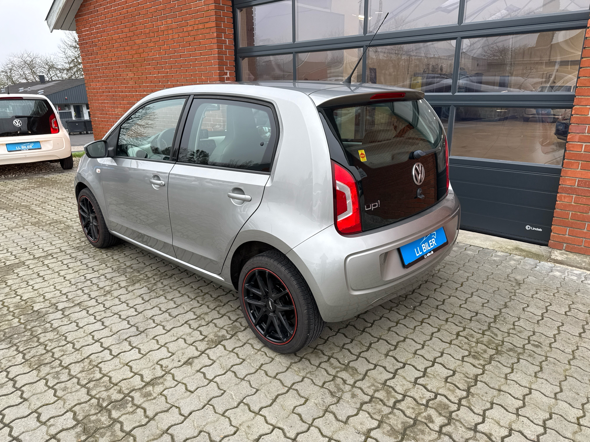 Billede af VW up 1,0 MPI Move ASG 75HK 5d Aut.