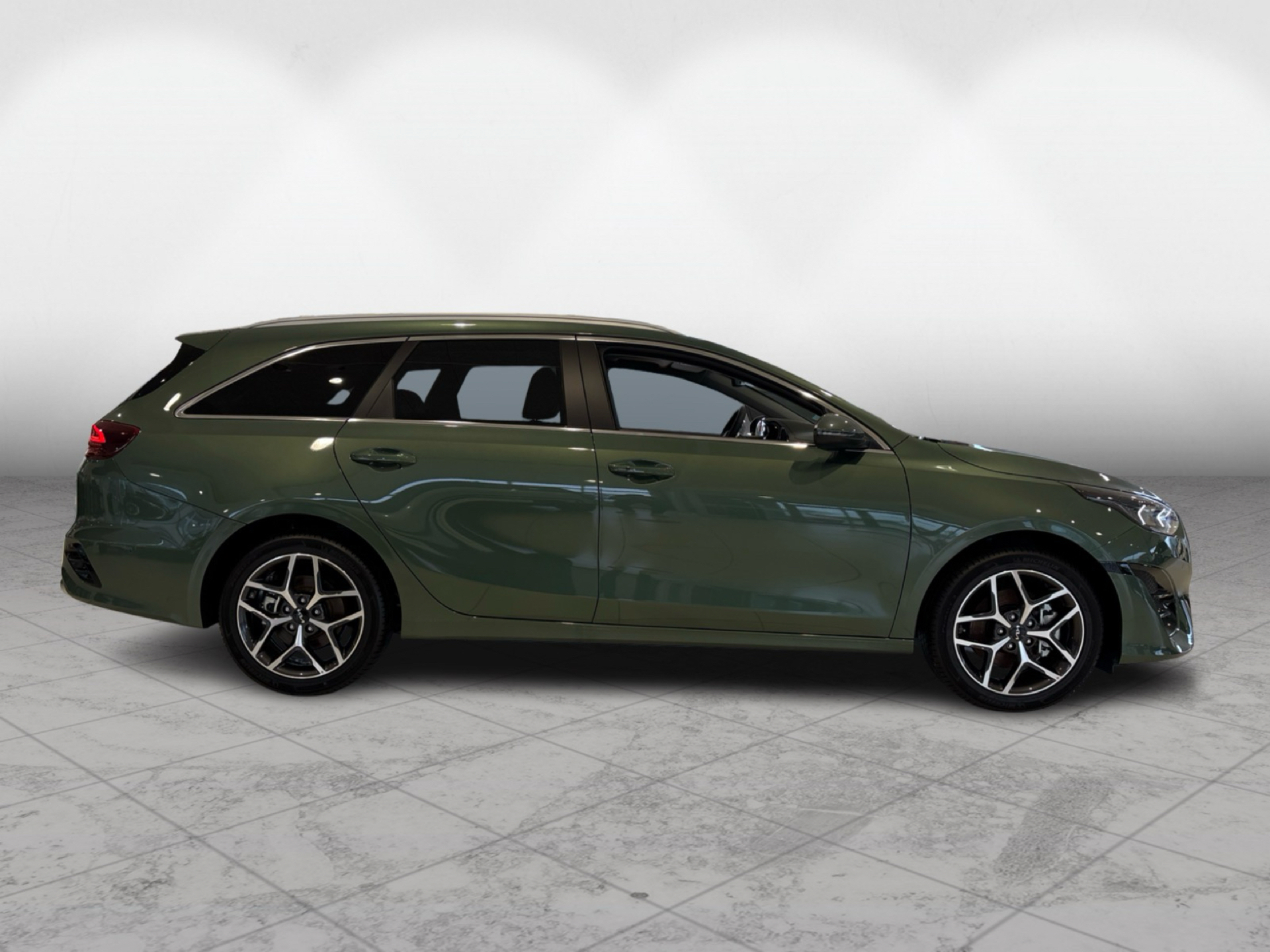 Billede af Kia Ceed SW 1,6 GDI PHEV  Plugin-hybrid Upgrade m/Premium + Lux DCT 141HK Stc 6g Aut.