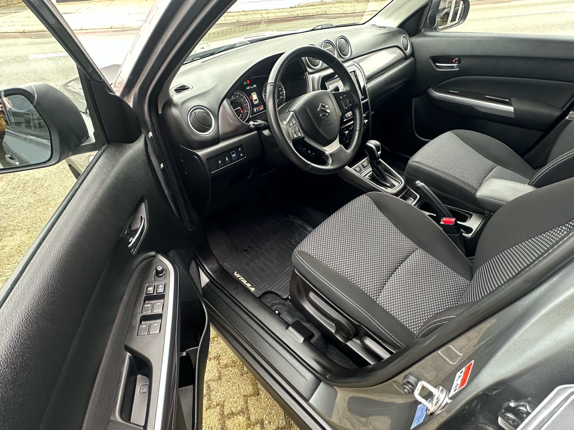 Billede af Suzuki Vitara 1,5 Hybrid Active AGS 102HK 5d 6g Aut.