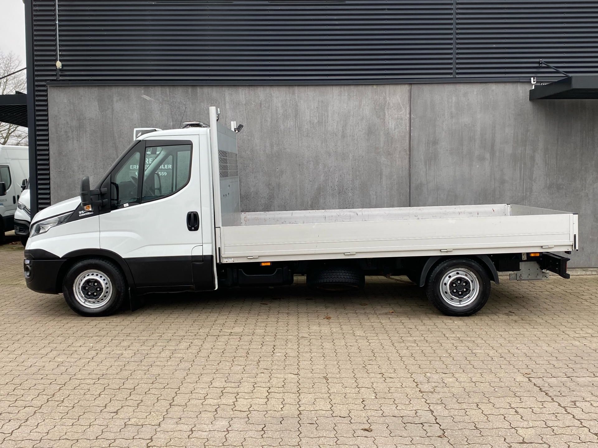 Billede af Iveco Daily 35S18 4100mm 3,0 D 180HK Ladv./Chas. 8g Aut.