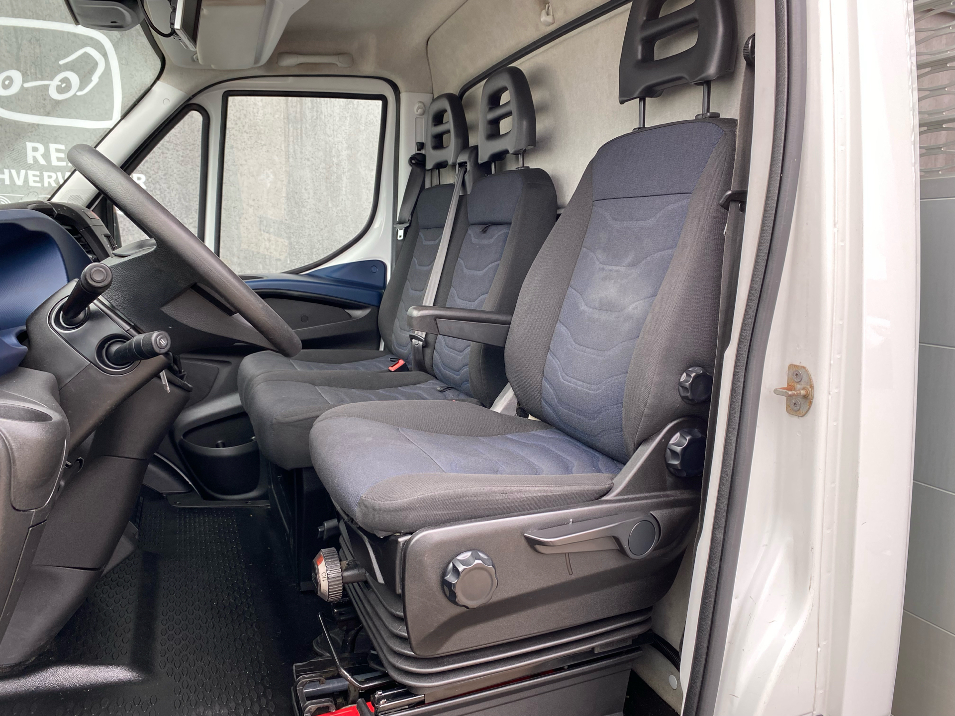 Billede af Iveco Daily 35S18 4100mm 3,0 D 180HK Ladv./Chas. 8g Aut.