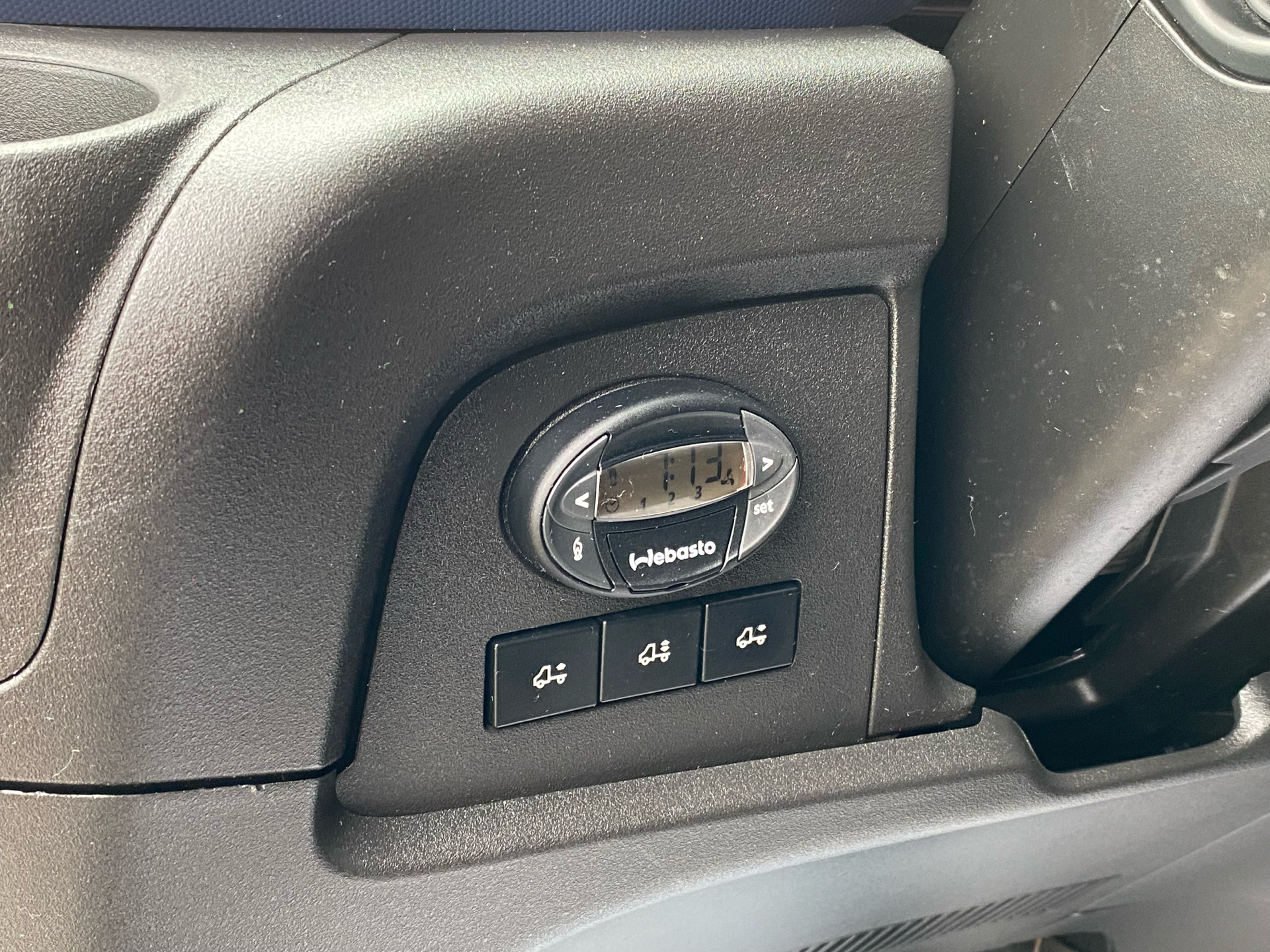 Billede af Iveco Daily 35S18 4100mm 3,0 D 180HK Ladv./Chas. 8g Aut.