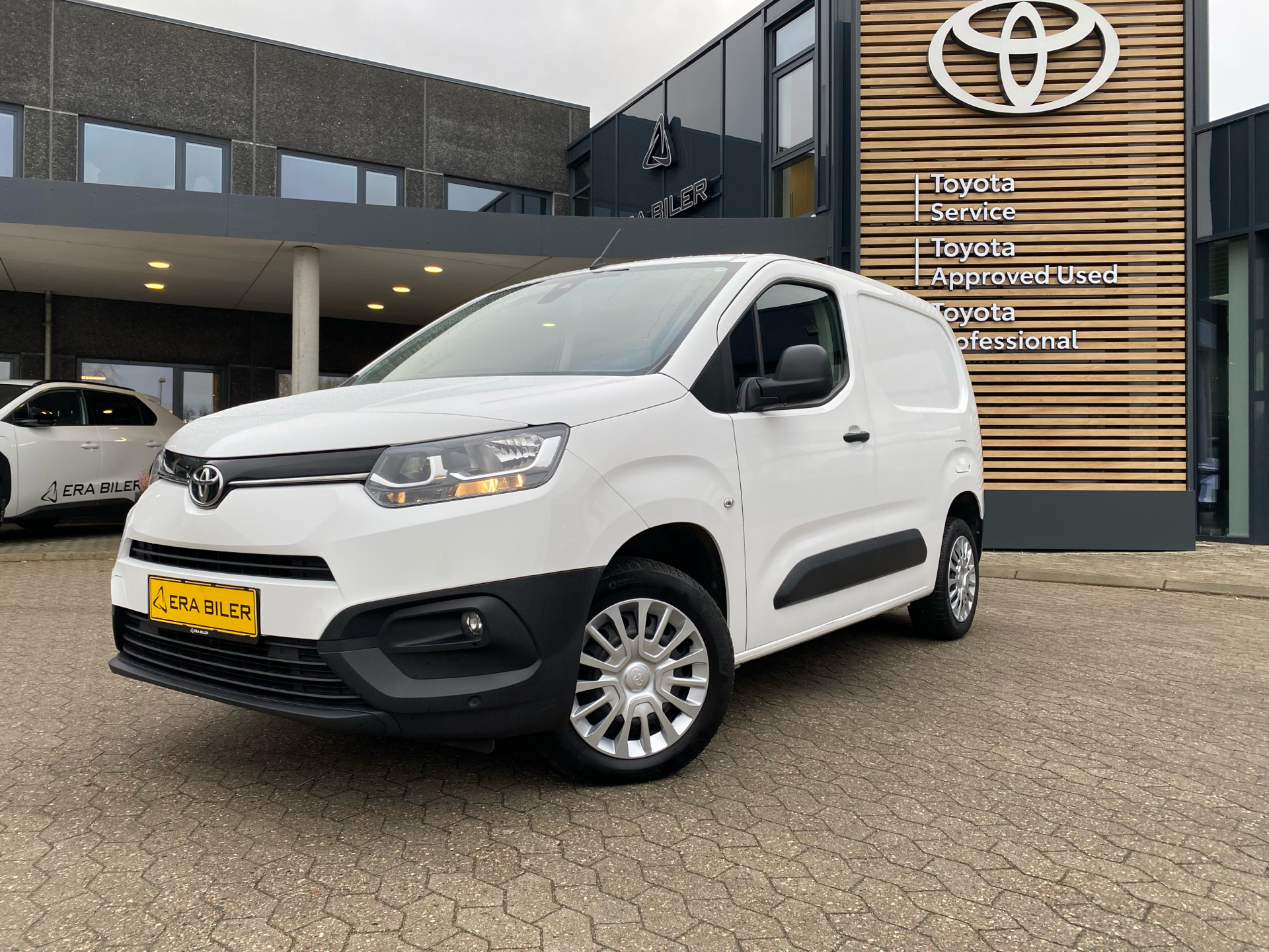 Billede af Toyota Proace City Medium 1,5 D Comfort Smart Active Vision Dobbelt Bagdør 102HK Van