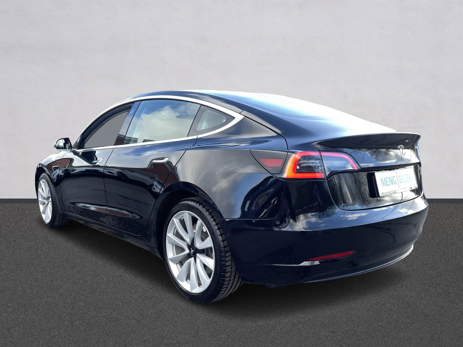 Billede af Tesla Model 3 EL Standard Range Plus 325HK Aut.