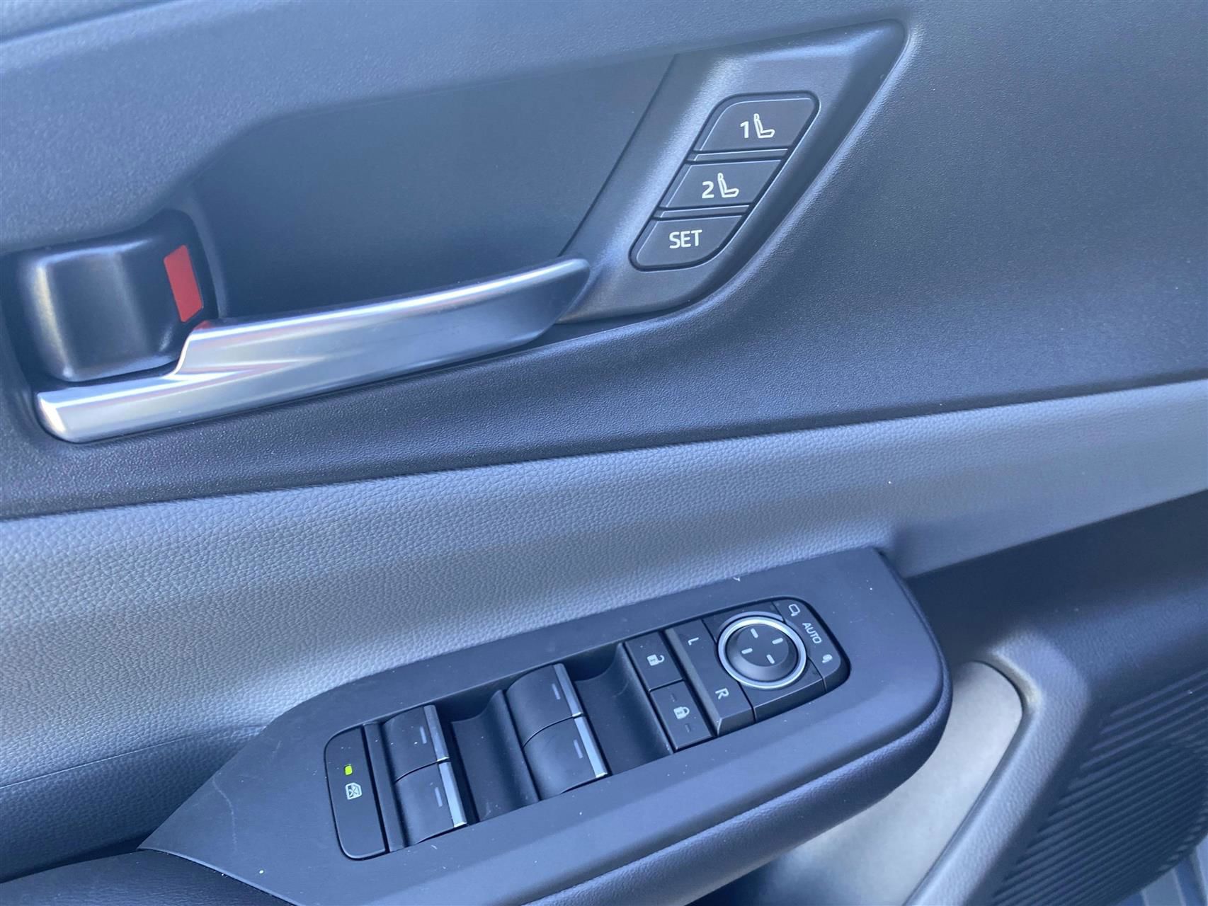 Billede af Toyota Prius Plug-in 2,0 Plugin-hybrid Executive 223HK 5d Aut.