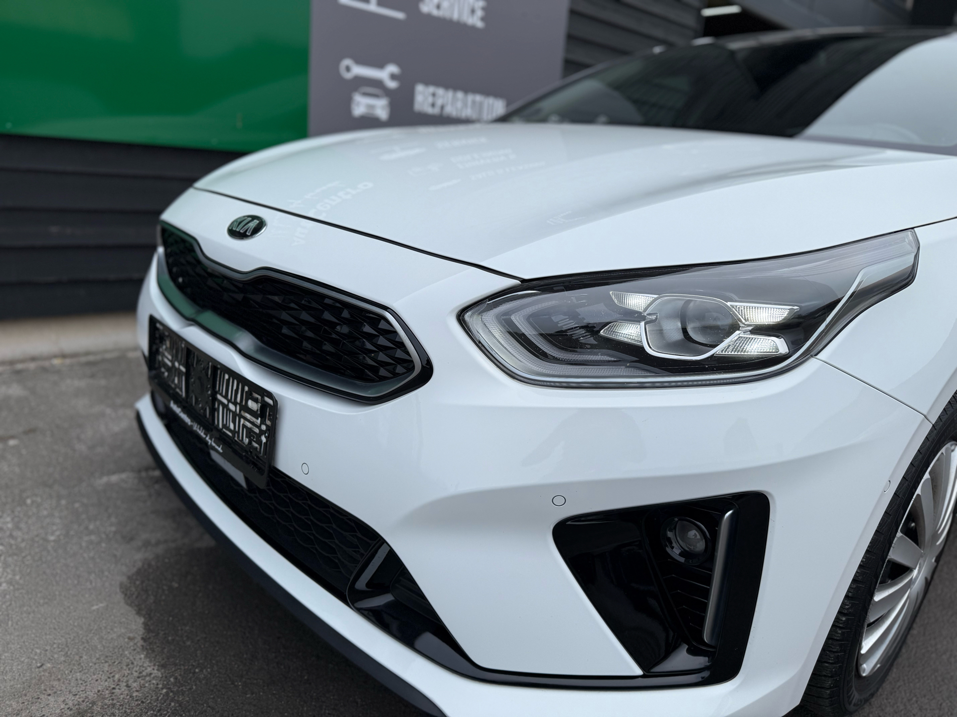 Billede af Kia Ceed SW 1,6 GDI PHEV  Plugin-hybrid Upgrade m/Plus DCT 141HK Stc 6g Aut.