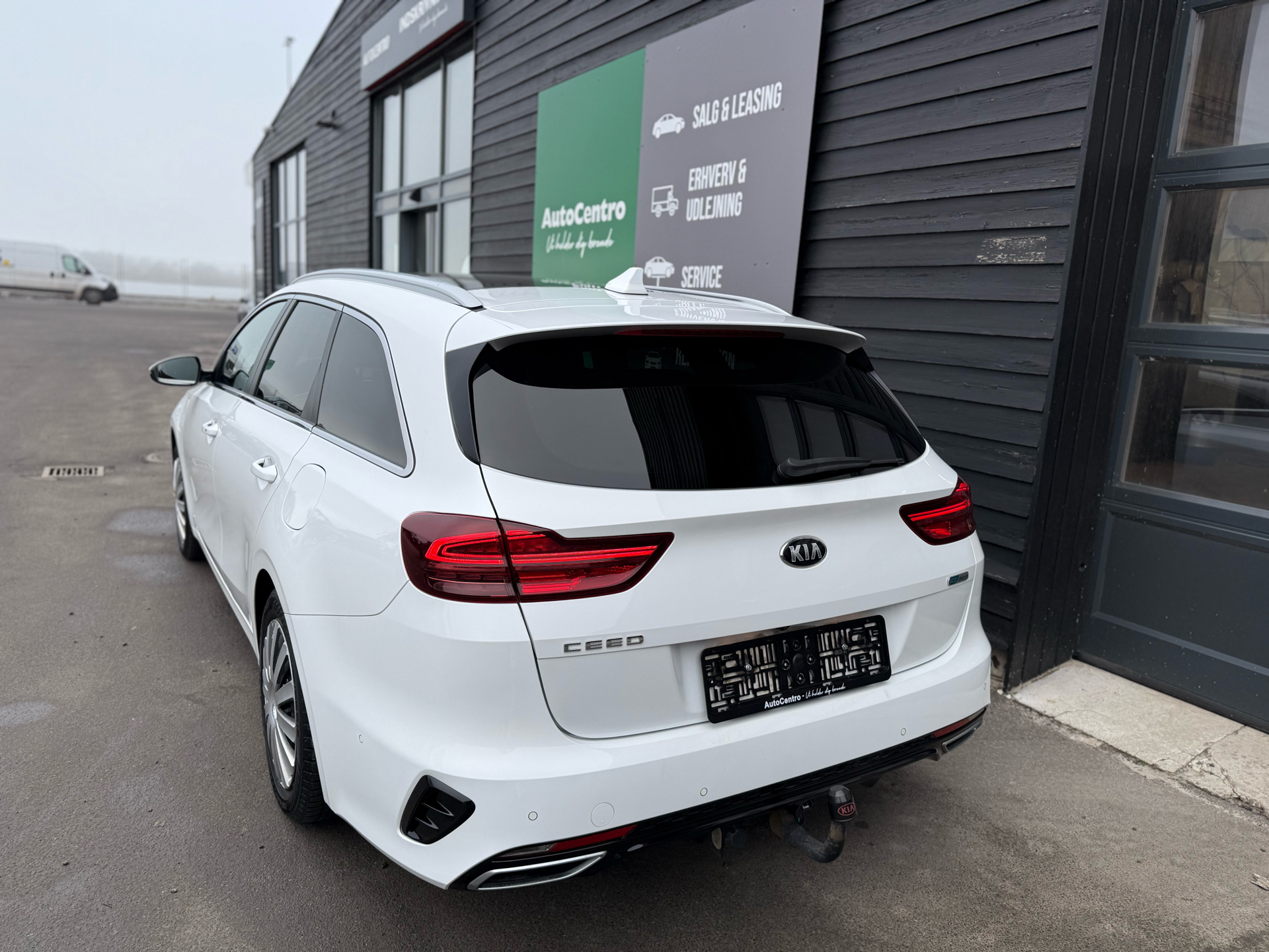 Billede af Kia Ceed SW 1,6 GDI PHEV  Plugin-hybrid Upgrade m/Plus DCT 141HK Stc 6g Aut.