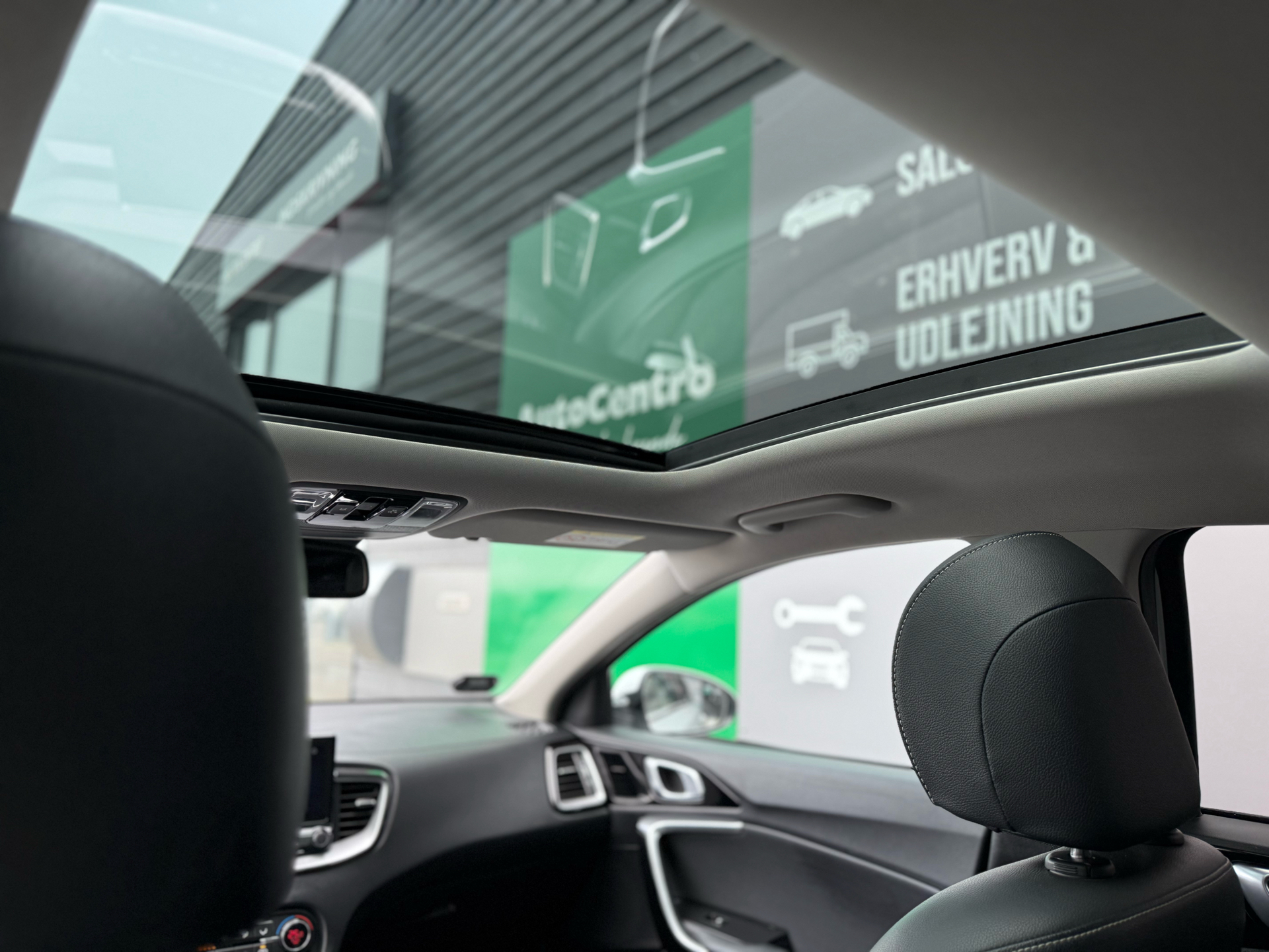 Billede af Kia Ceed SW 1,6 GDI PHEV  Plugin-hybrid Upgrade m/Plus DCT 141HK Stc 6g Aut.