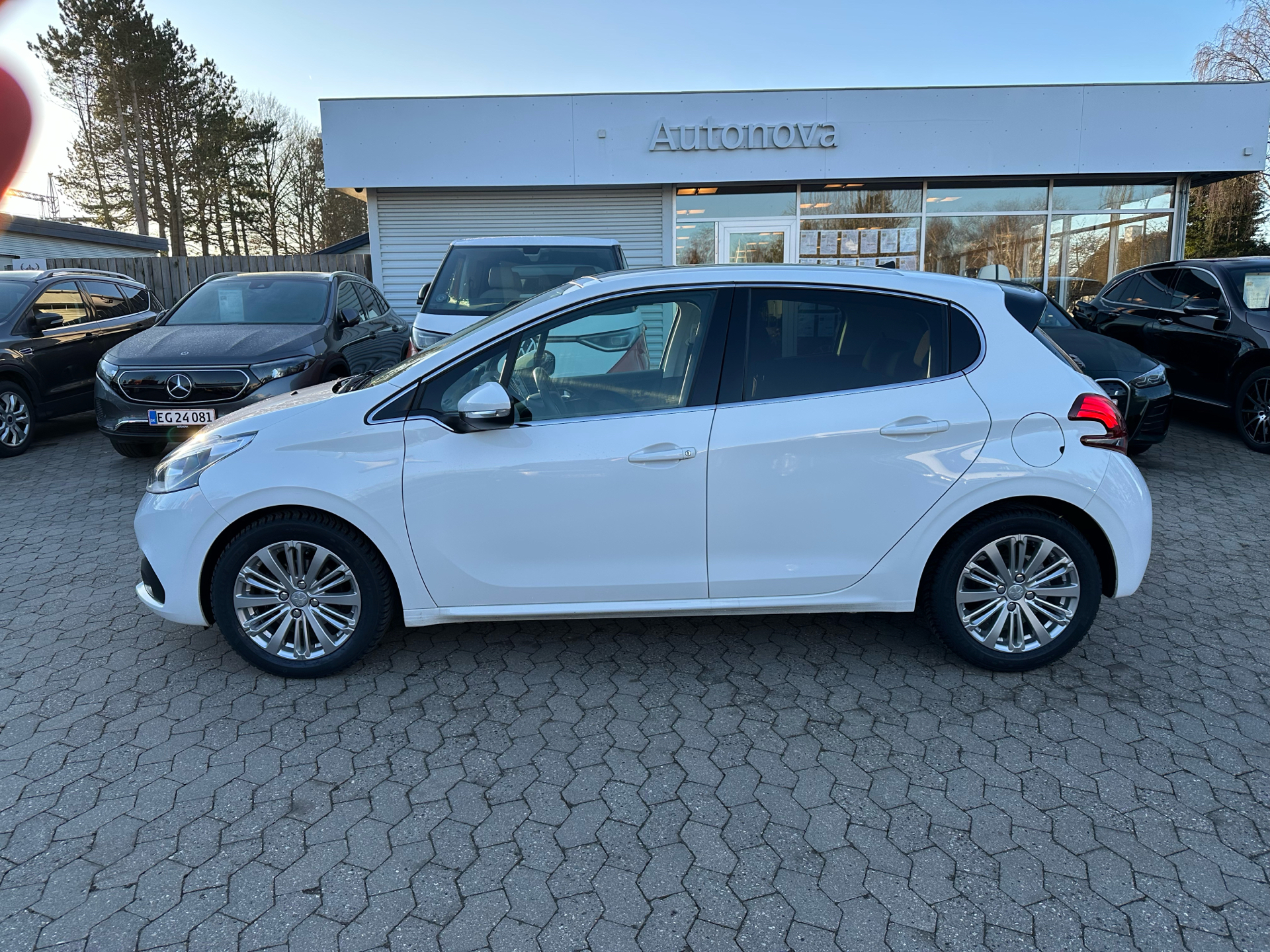 Billede af Peugeot 208 1,2 PureTech Prestige 82HK 5d