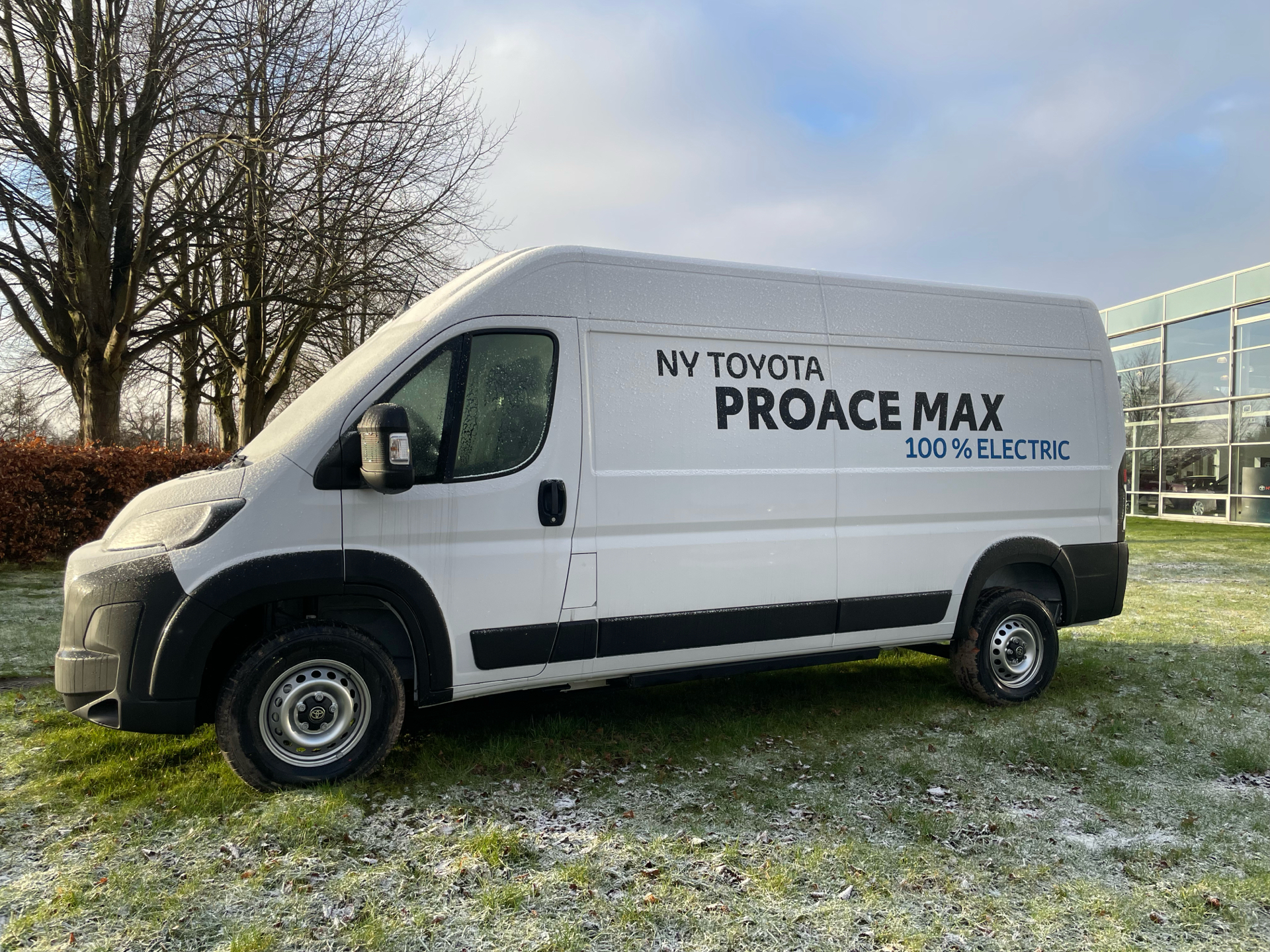 Billede af Toyota Proace Max Electric 110 kWh Long/En skydedør m. højt tag aut. gear Comfort Master