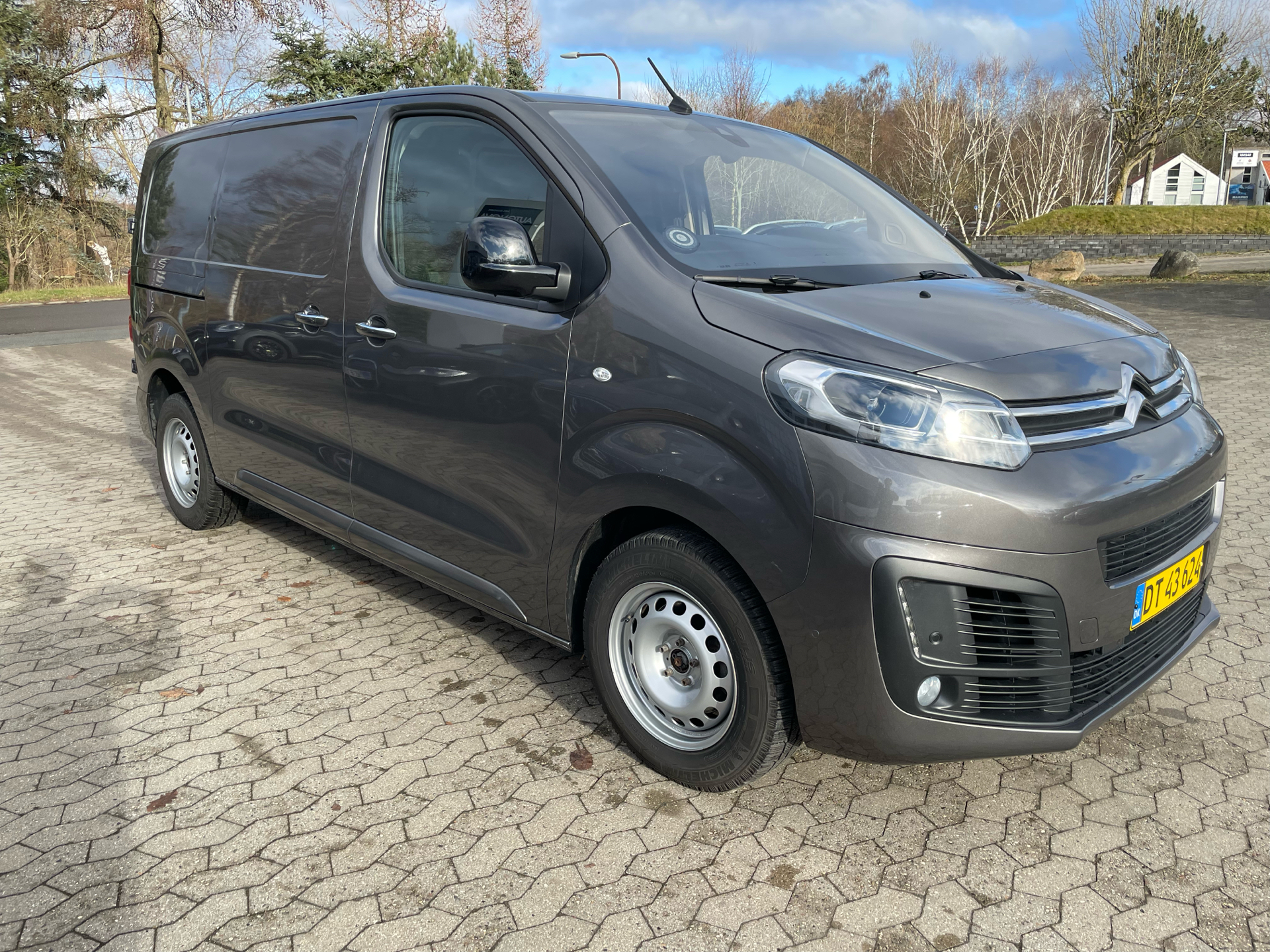 Billede af Citroën Jumpy L2 2,0 Blue HDi Masterline EAT8 177HK Van 8g Aut.