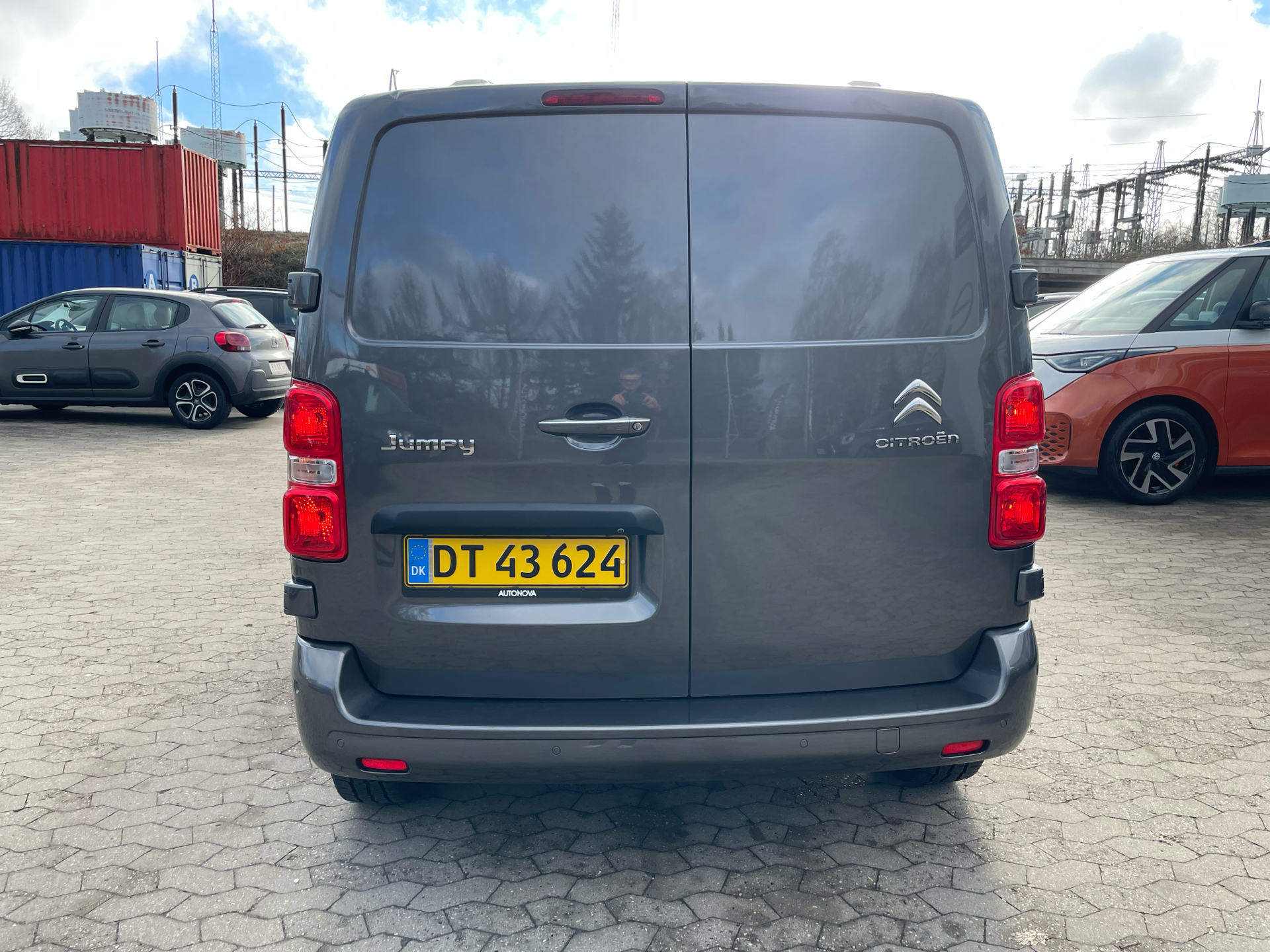 Billede af Citroën Jumpy L2 2,0 Blue HDi Masterline EAT8 177HK Van 8g Aut.