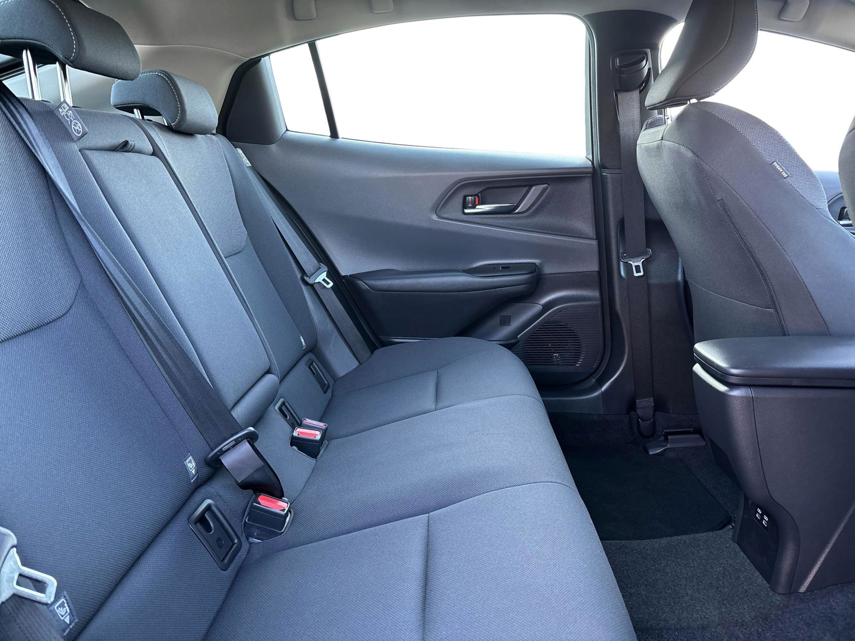 Billede af Toyota Prius Plug-in 2,0 Plugin-hybrid Elegant 223HK 5d Aut.