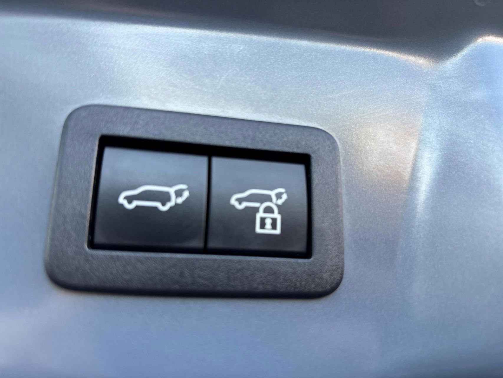 Billede af Toyota Prius Plug-in 2,0 Plugin-hybrid Elegant 223HK 5d Aut.