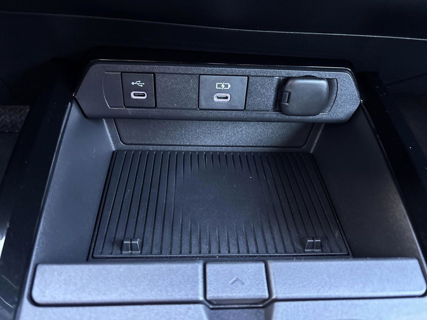 Billede af Toyota Prius Plug-in 2,0 Plugin-hybrid Elegant 223HK 5d Aut.