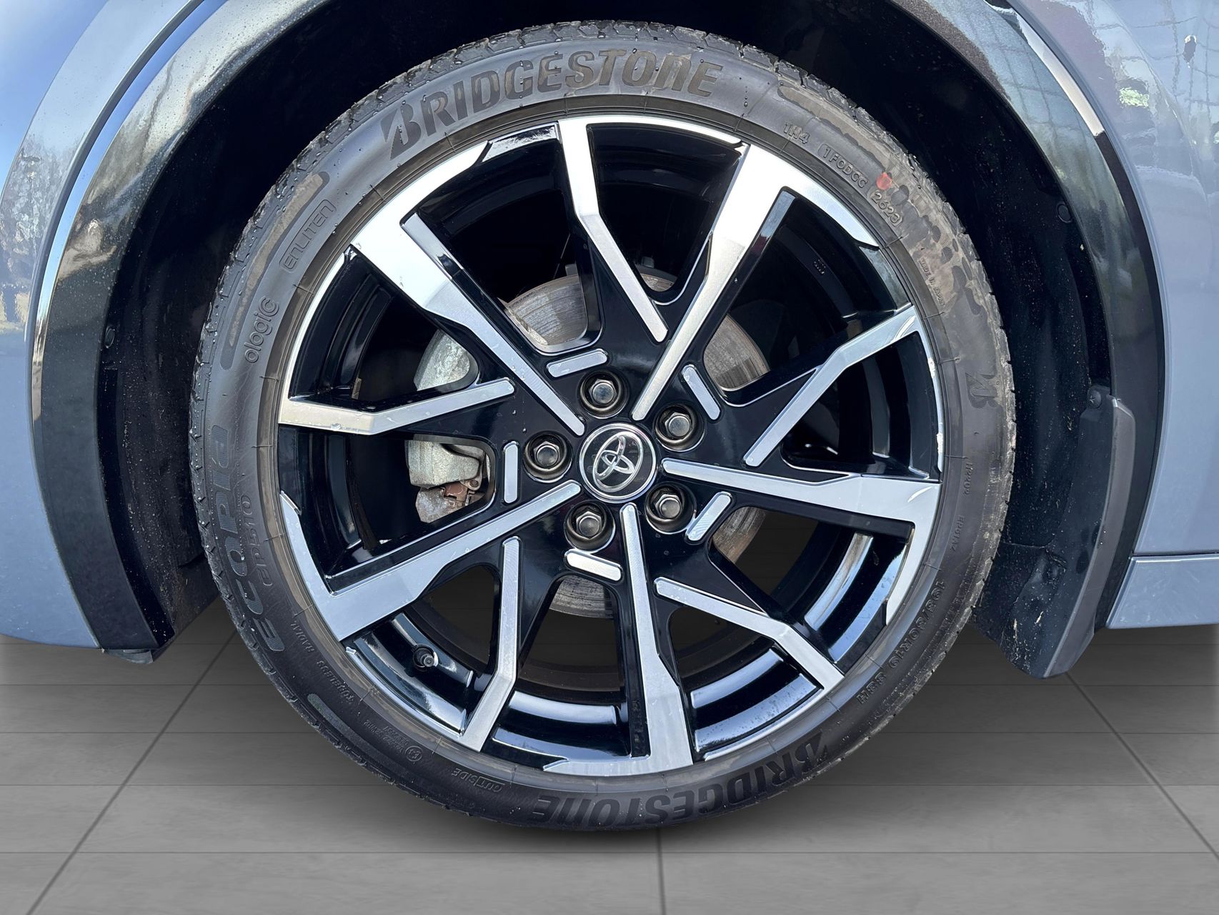 Billede af Toyota Prius Plug-in 2,0 Plugin-hybrid Elegant 223HK 5d Aut.