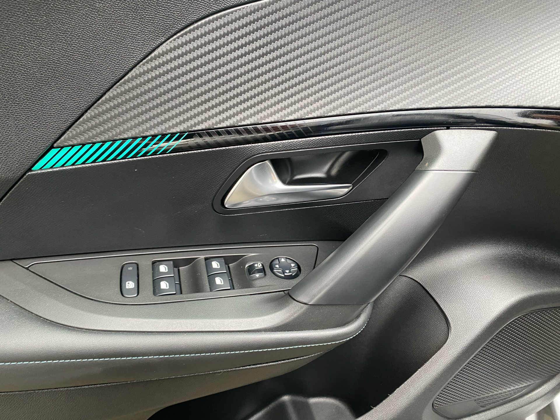 Billede af Peugeot 2008 1,2 PureTech Selection Tech 130HK 5d