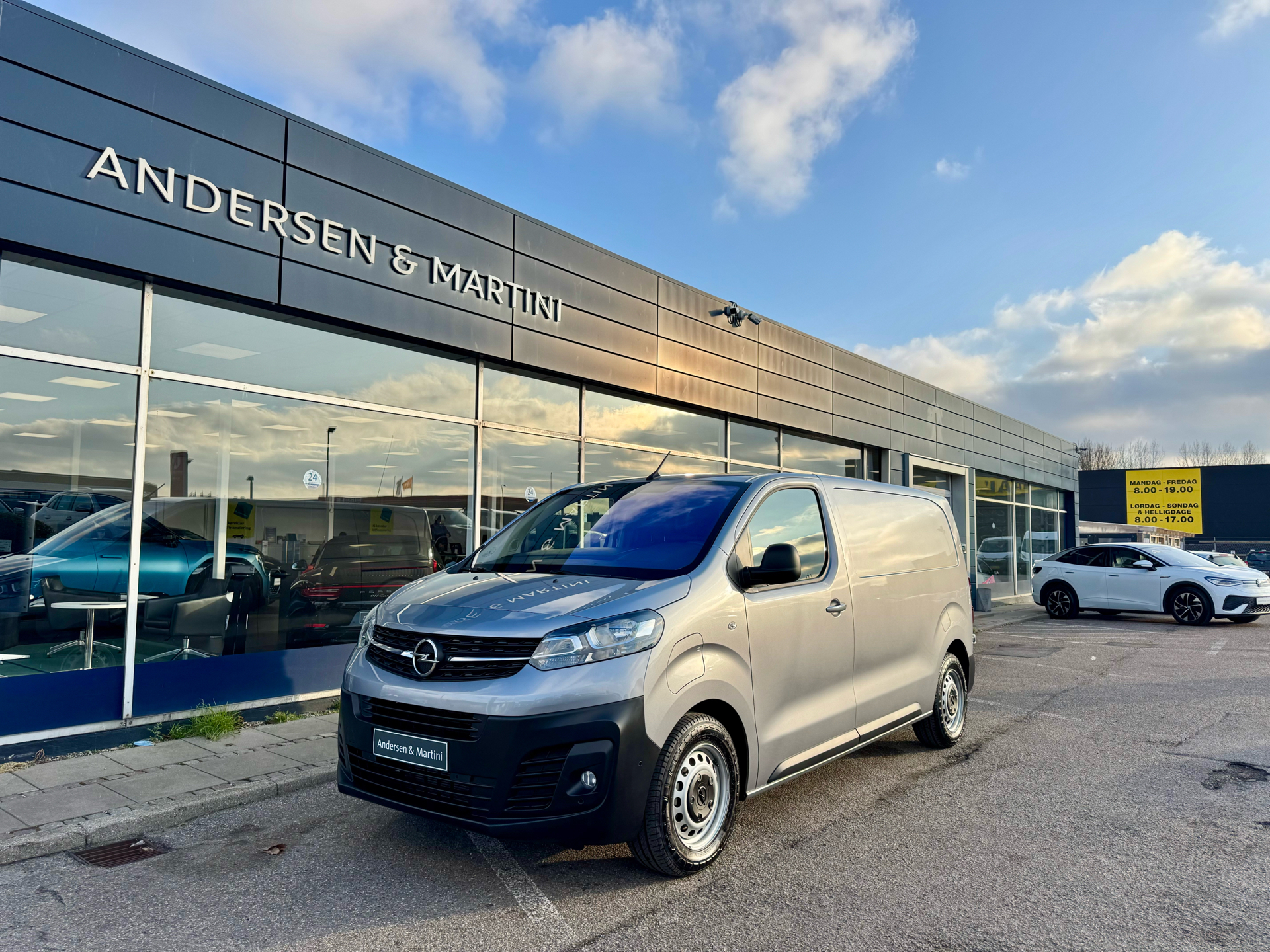 Billede af Opel Vivaro-e L2V1 EL Enjoy+ 136HK Van Aut.