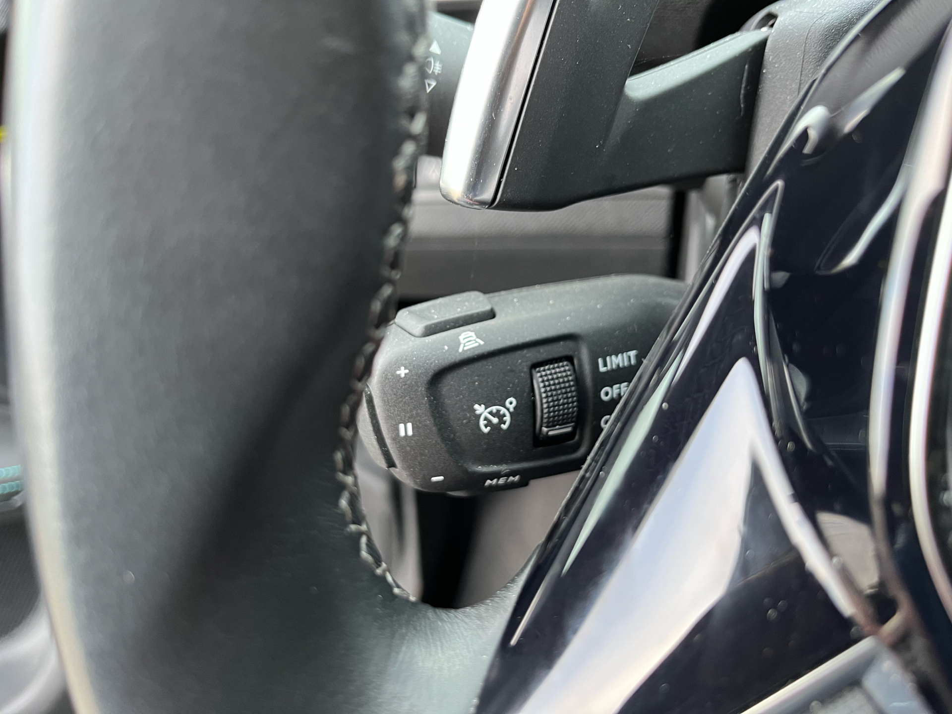 Billede af Peugeot 3008 1,6 PureTech  Plugin-hybrid Allure Pack EAT8 225HK 5d 8g Aut.