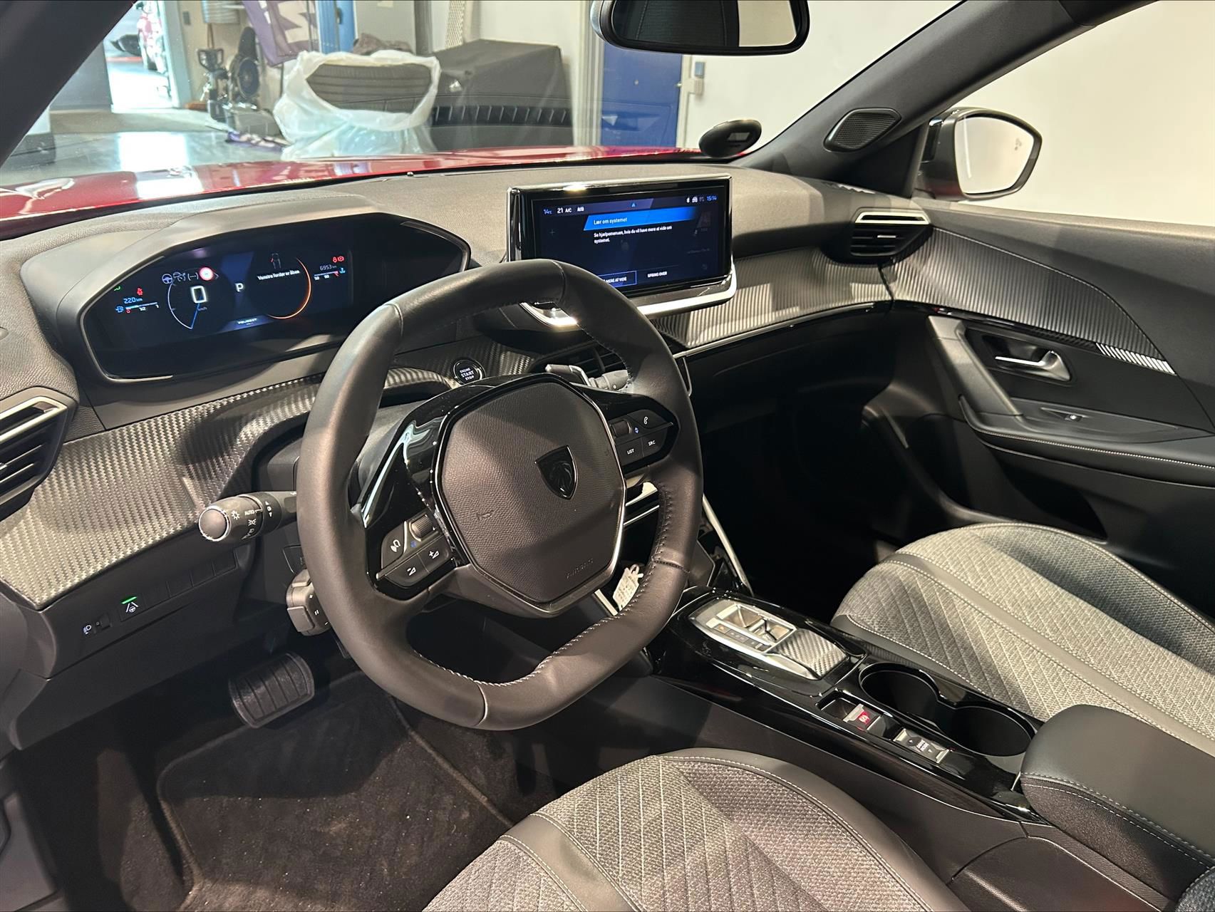 Billede af Peugeot 2008 1,2 PureTech Allure EAT8 130HK 5d 8g Aut.