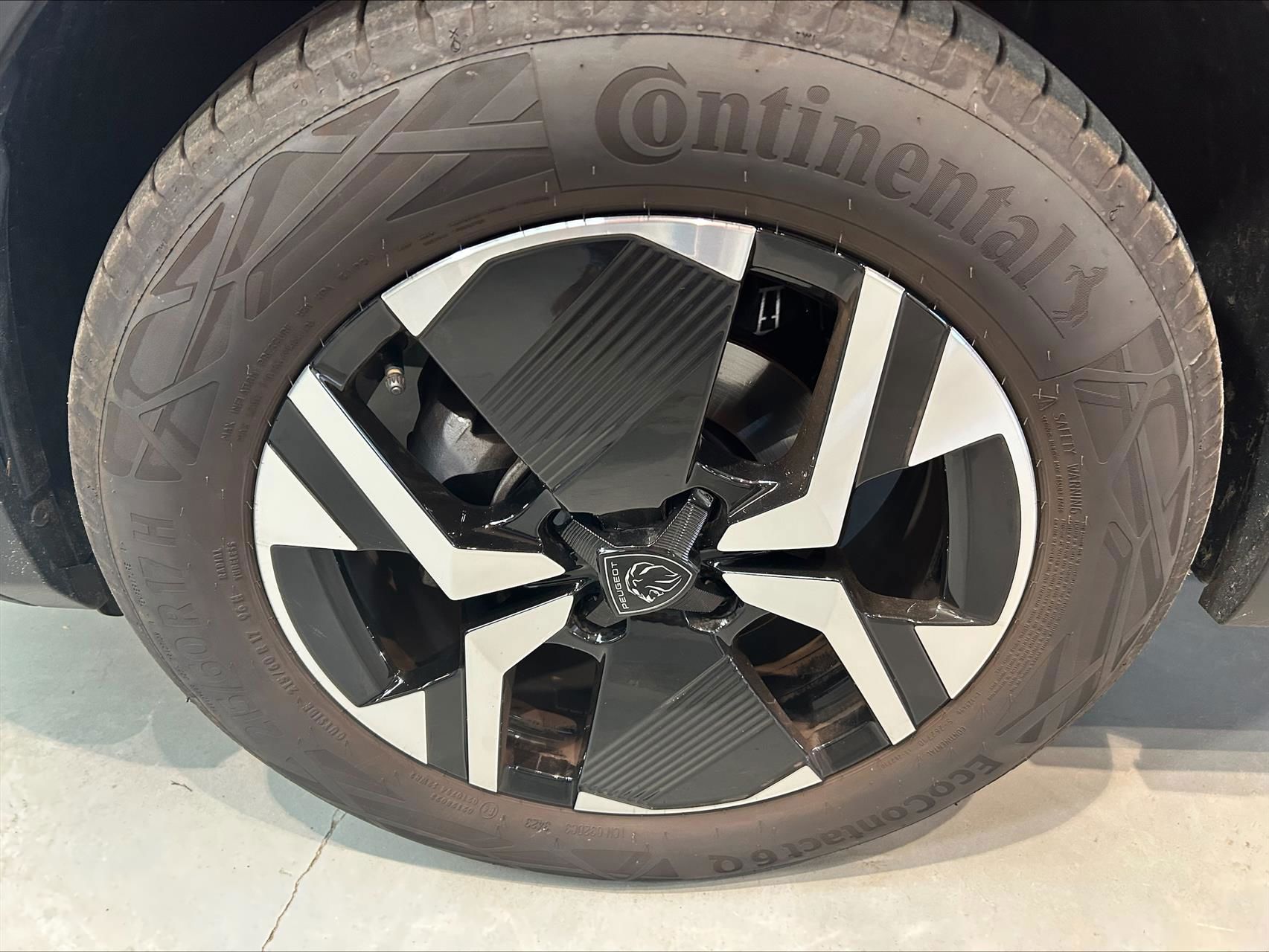 Billede af Peugeot 2008 1,2 PureTech Allure EAT8 130HK 5d 8g Aut.