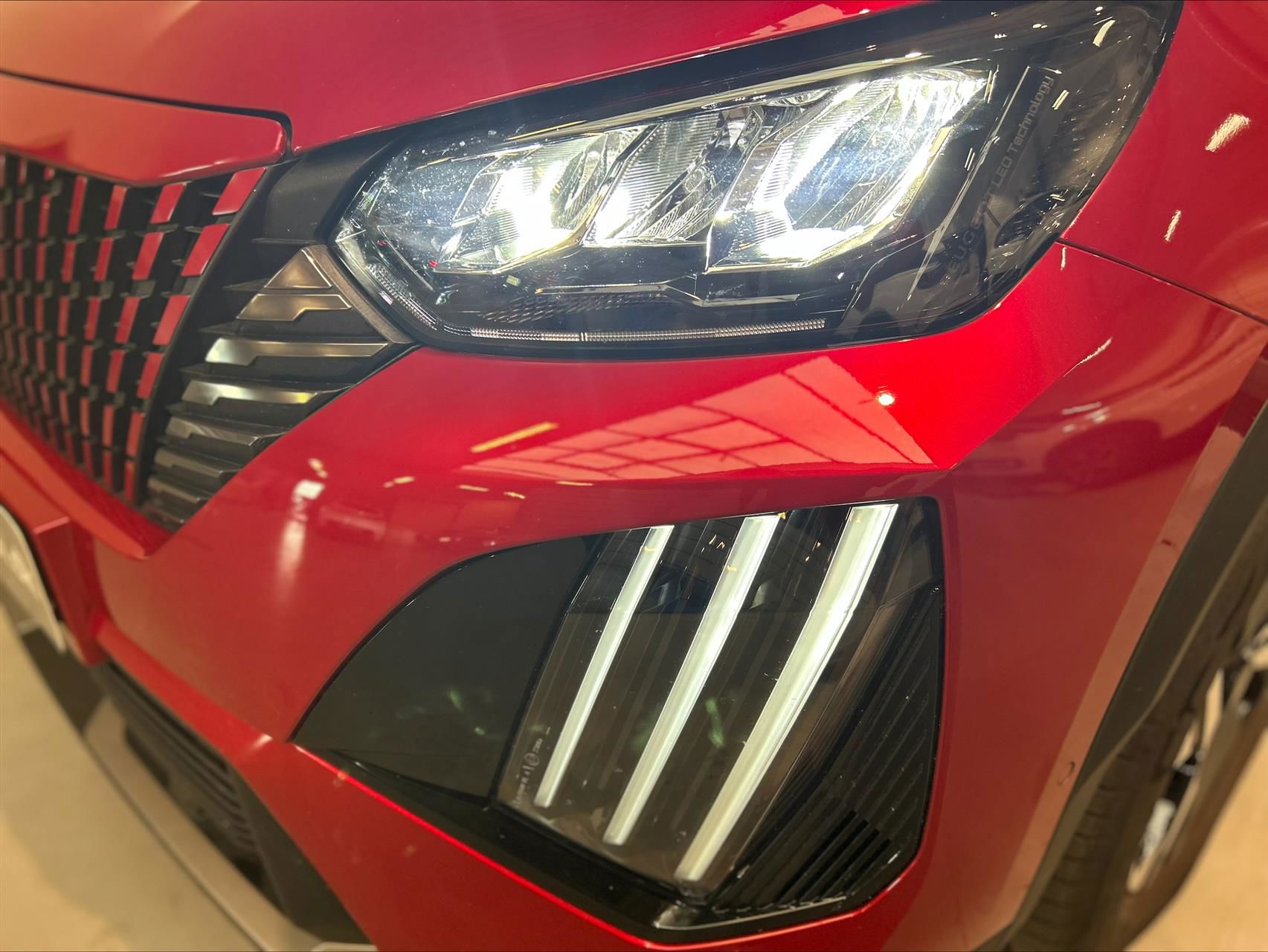 Billede af Peugeot 2008 1,2 PureTech Allure EAT8 130HK 5d 8g Aut.