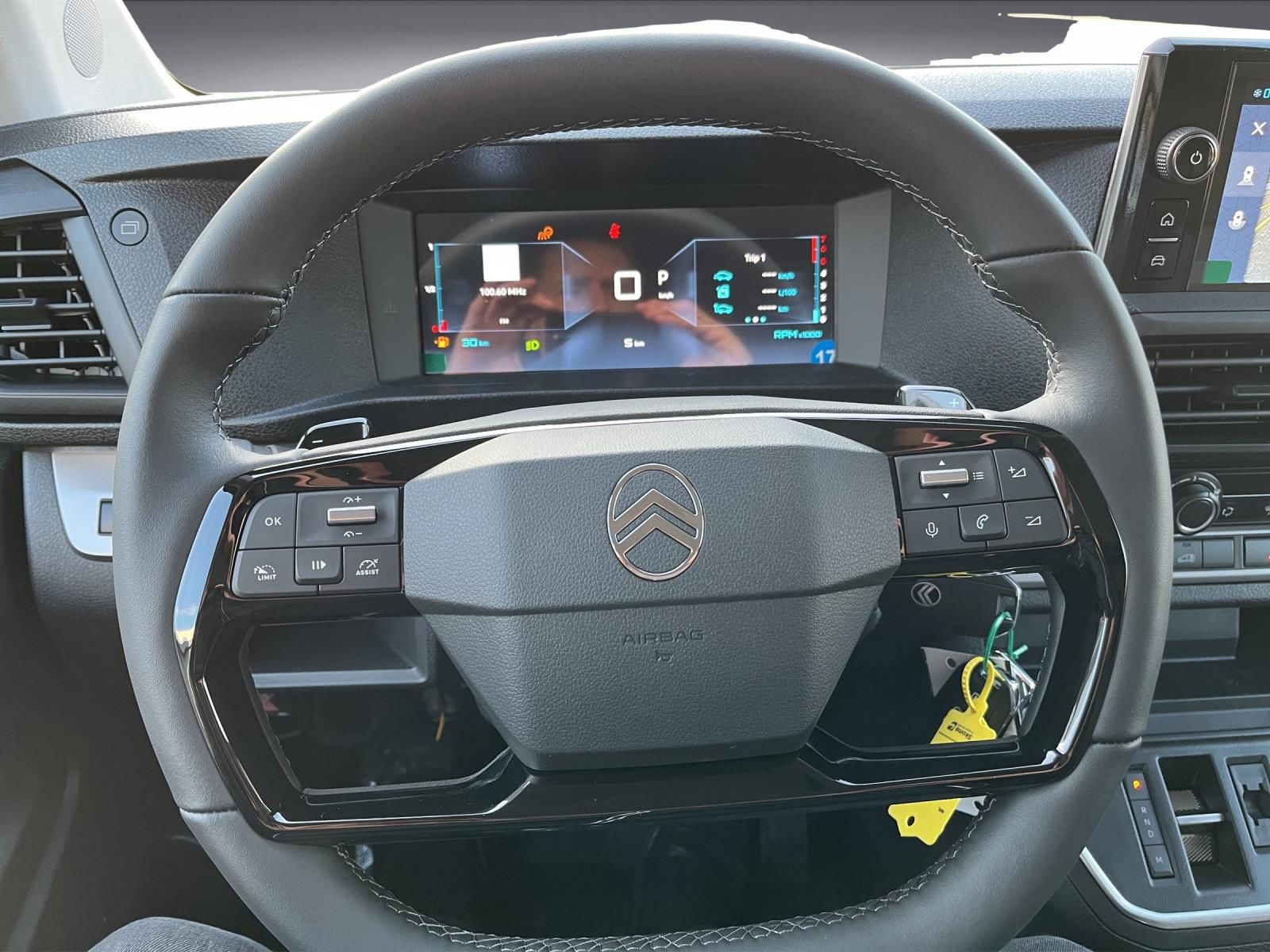 Billede af Citroën Jumpy L3 2,0 Blue HDi Flexline EAT8 145HK Van 8g Aut.