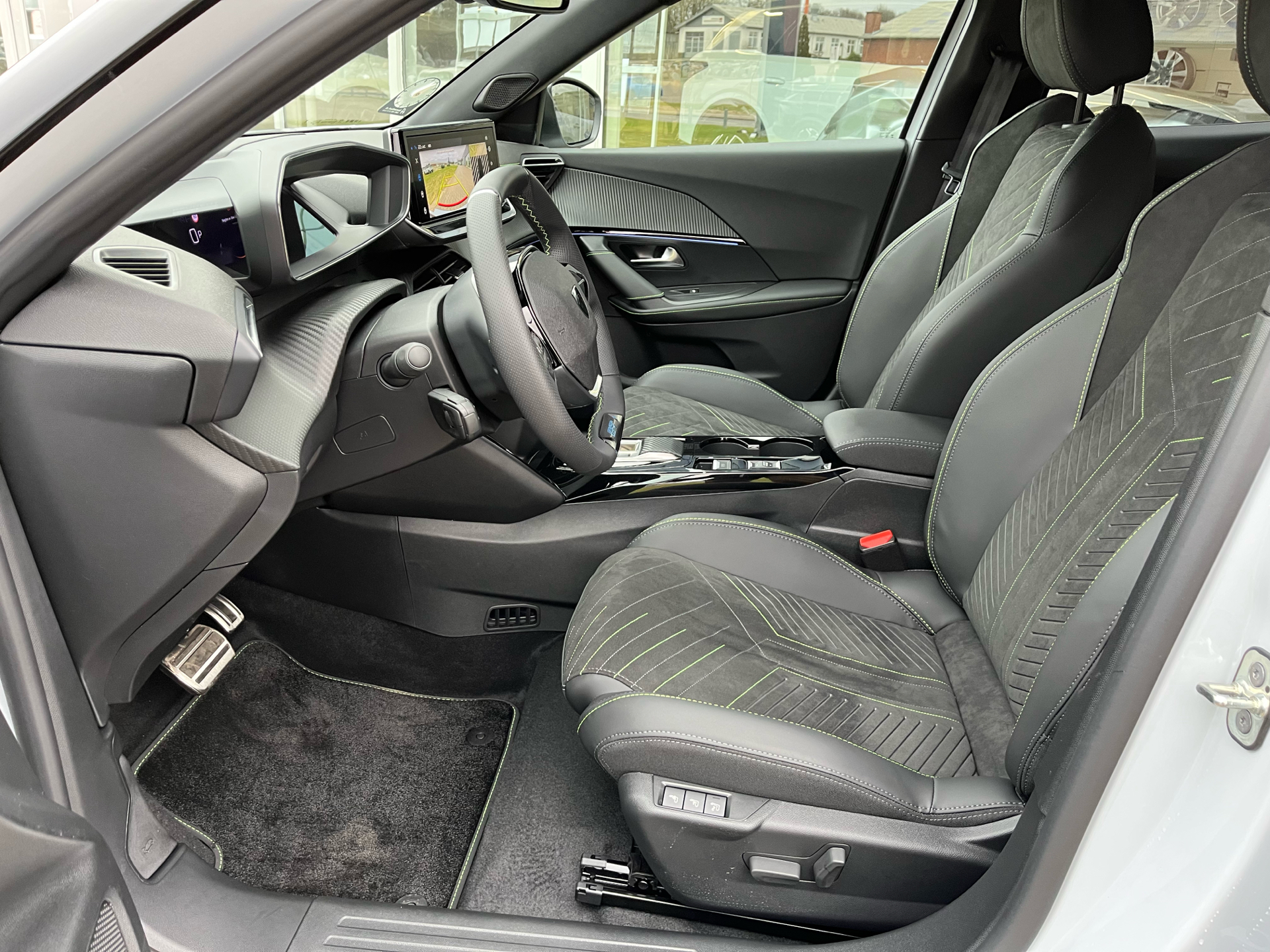 Billede af Peugeot e-2008 EL GT 156HK 5d Aut.