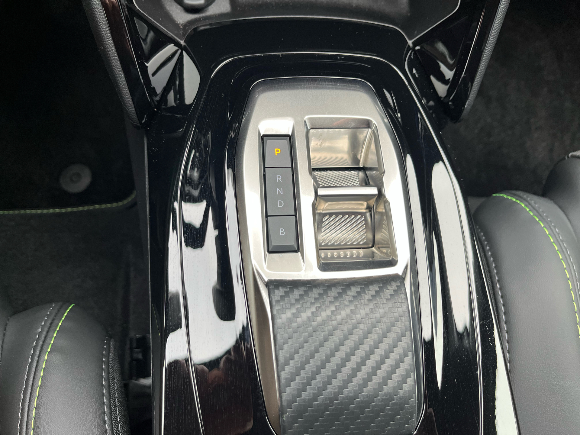 Billede af Peugeot e-2008 EL GT 156HK 5d Aut.