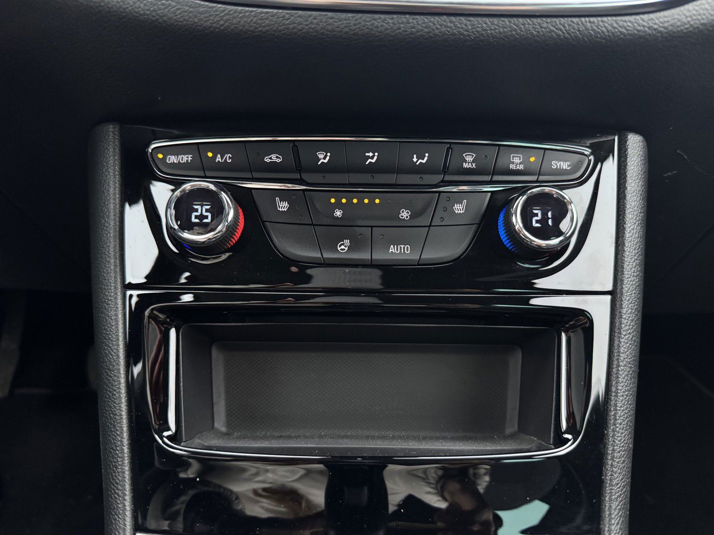 Billede af Opel Astra 1,2 Turbo Elegance 110HK 5d 6g