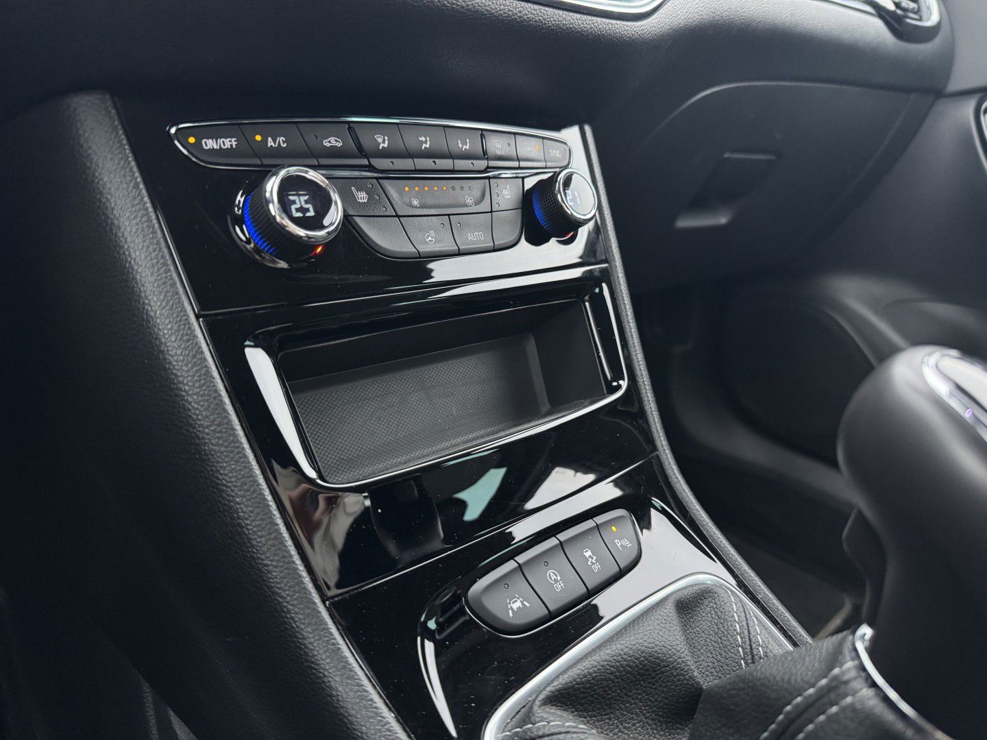 Billede af Opel Astra 1,2 Turbo Elegance 110HK 5d 6g