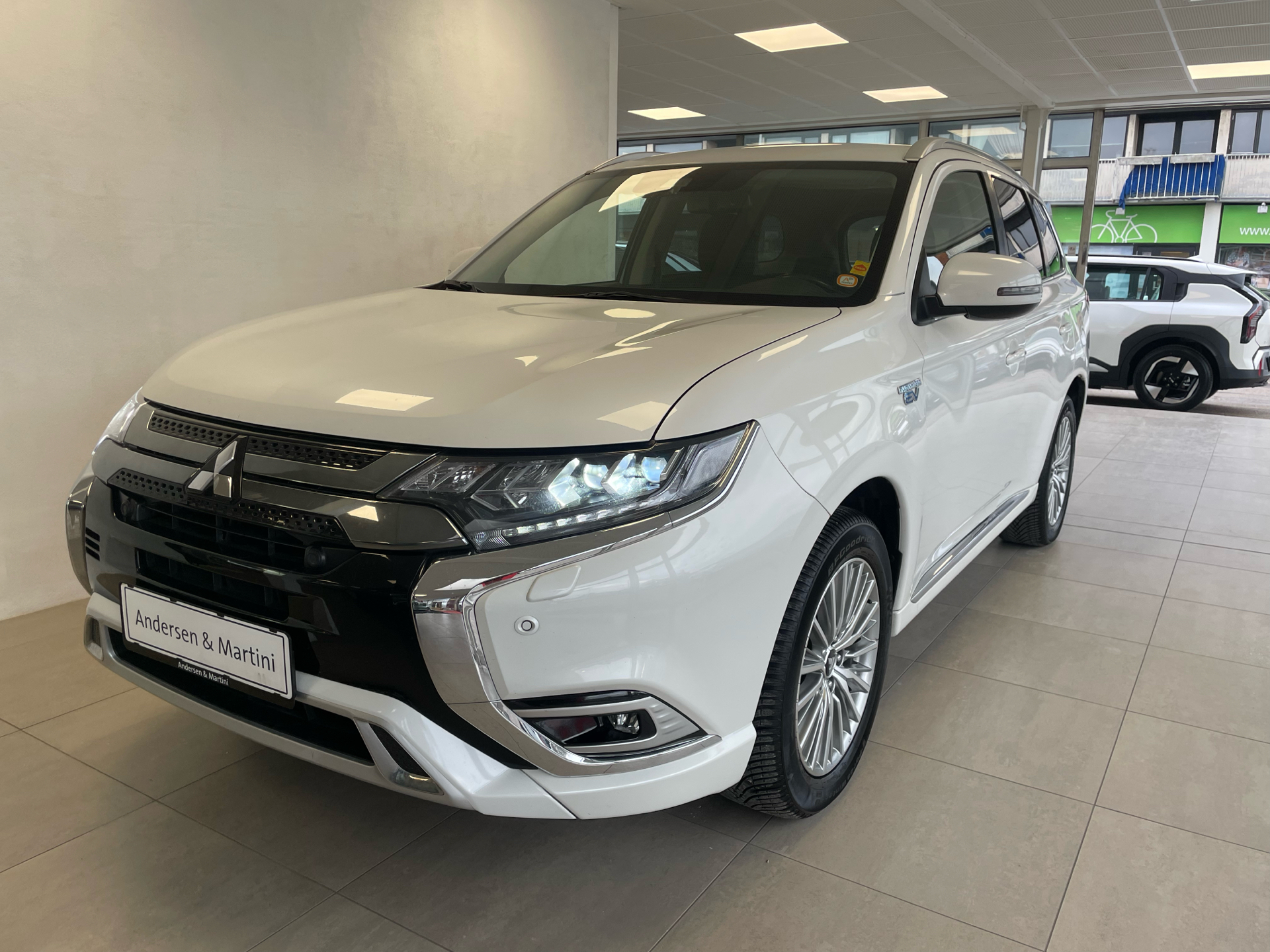 Billede af Mitsubishi Outlander 2,4 PHEV  Plugin-hybrid Intense 4WD 224HK 5d 6g Trinl. Gear