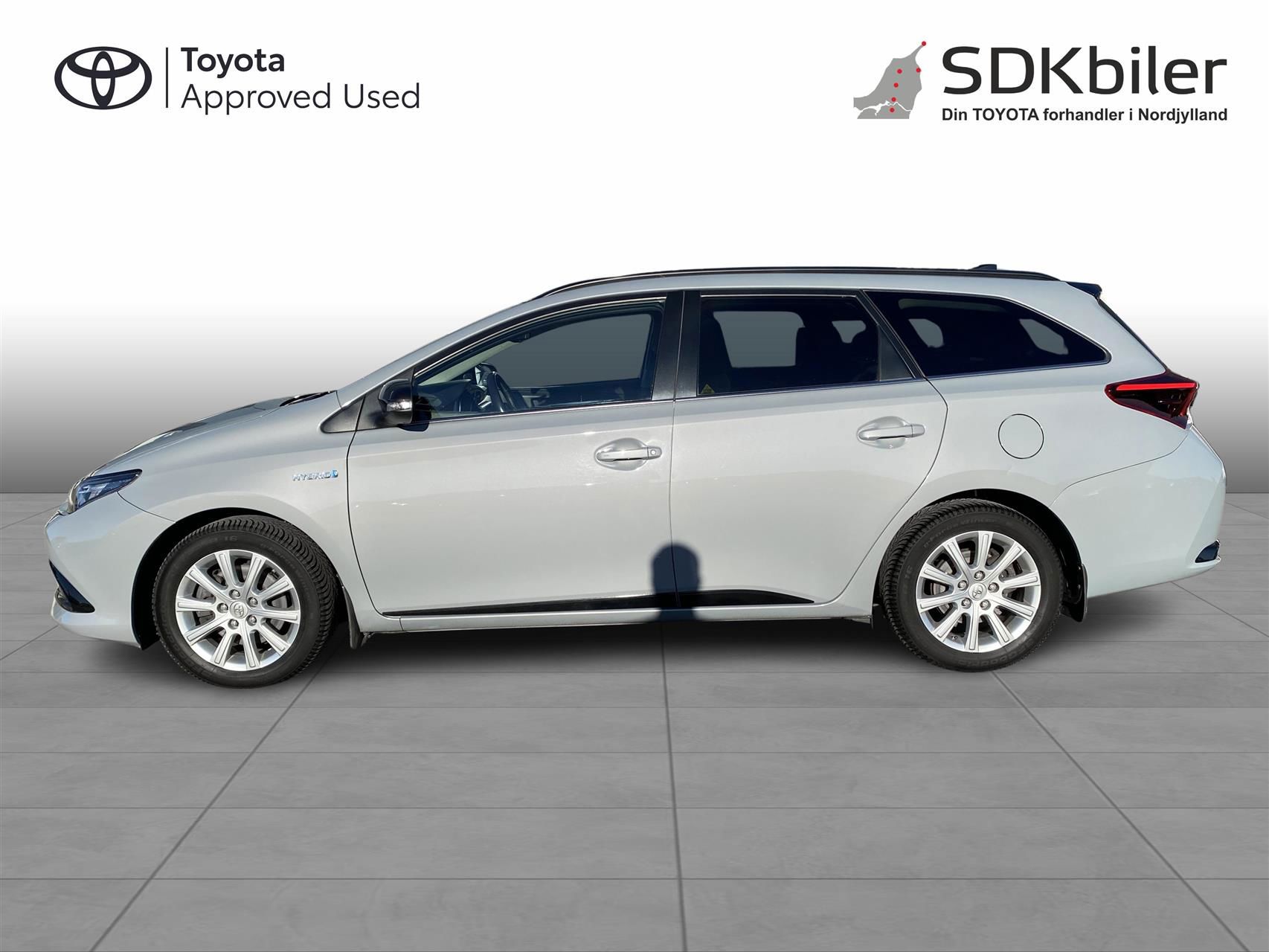 Billede af Toyota Auris Touring Sports 1,8 Hybrid H2 Selected Bi-tone 136HK Stc Aut.