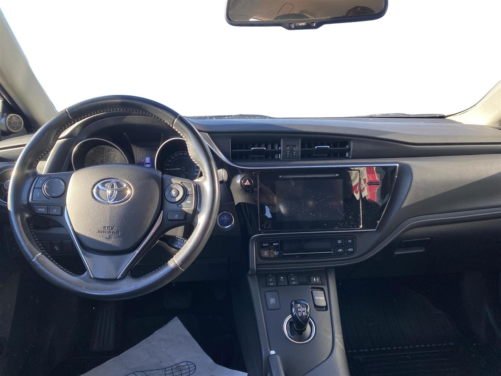 Billede af Toyota Auris Touring Sports 1,8 Hybrid H2 Selected Bi-tone 136HK Stc Aut.