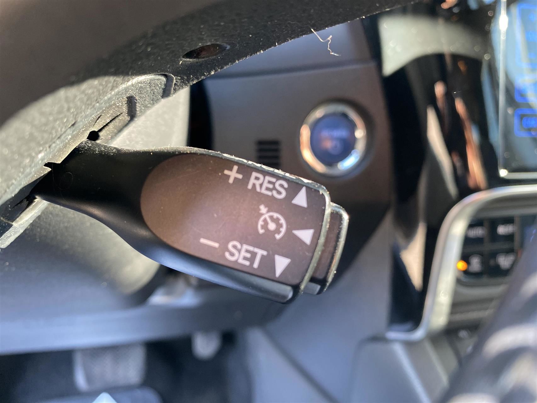 Billede af Toyota Auris Touring Sports 1,8 Hybrid H2 Selected Bi-tone 136HK Stc Aut.