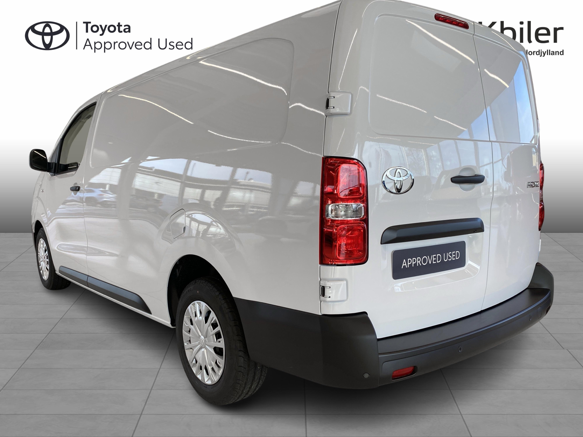 Billede af Toyota Proace Long 2,0 D Comfort Master m/Alm adskillelse - SmartCargo 144HK Van 8g Aut.