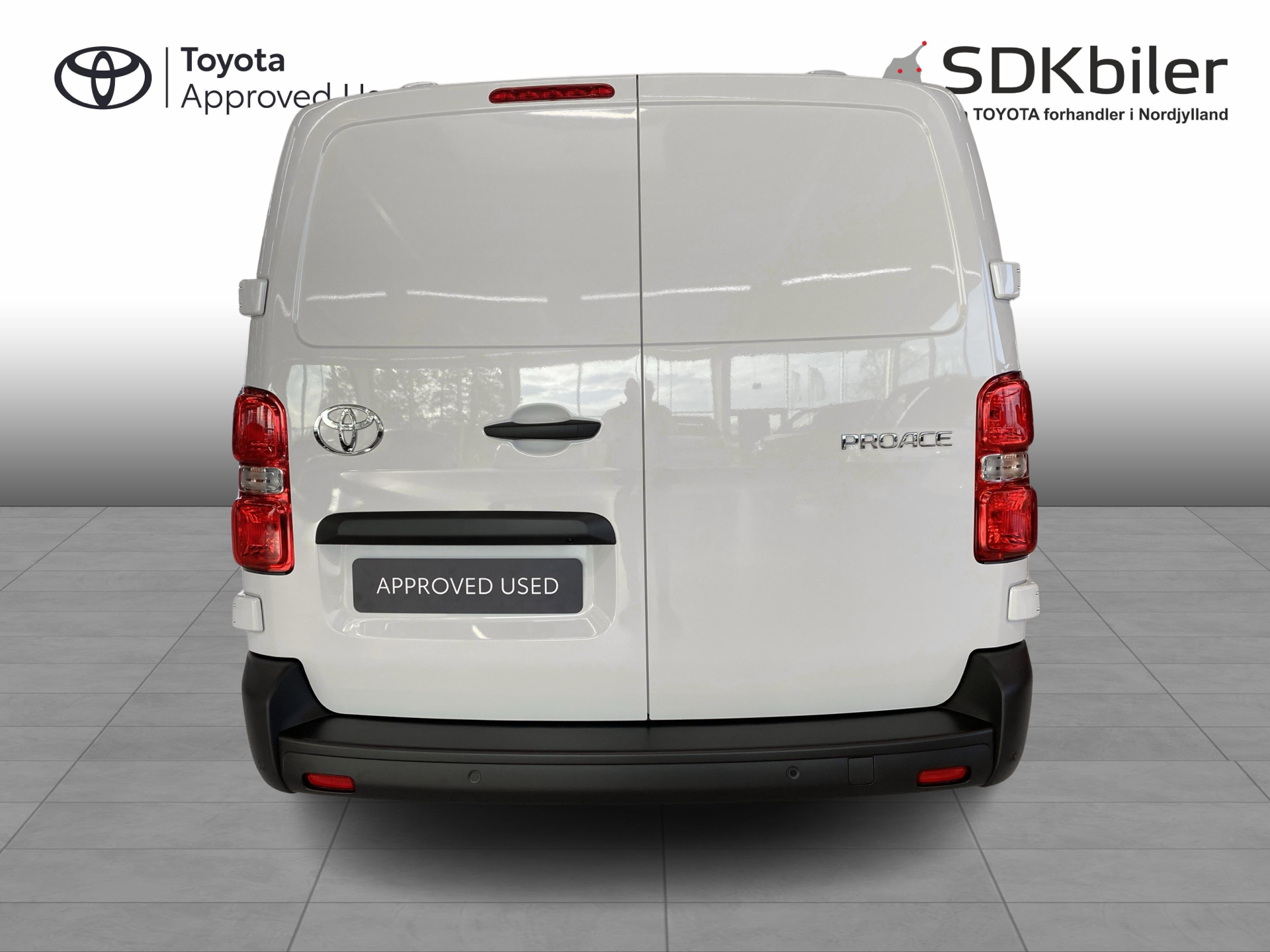 Billede af Toyota Proace Long 2,0 D Comfort Master m/Alm adskillelse - SmartCargo 144HK Van 8g Aut.